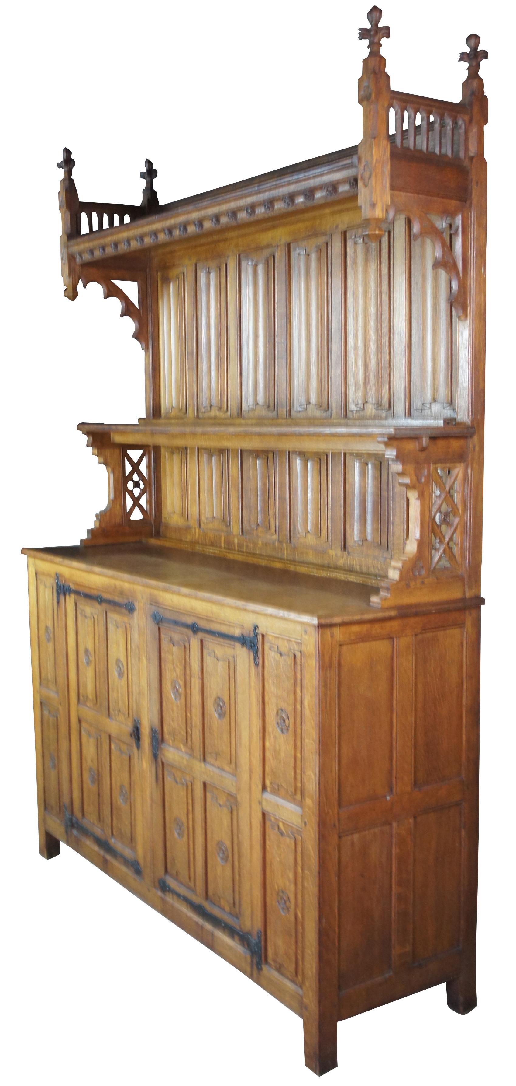 Antikes französisches Gotik-Revival Vaisselier-Barschrank/ Sideboard/ Sideboard aus Hutch-Leinen mit Klappdeckel (Neugotik) im Angebot