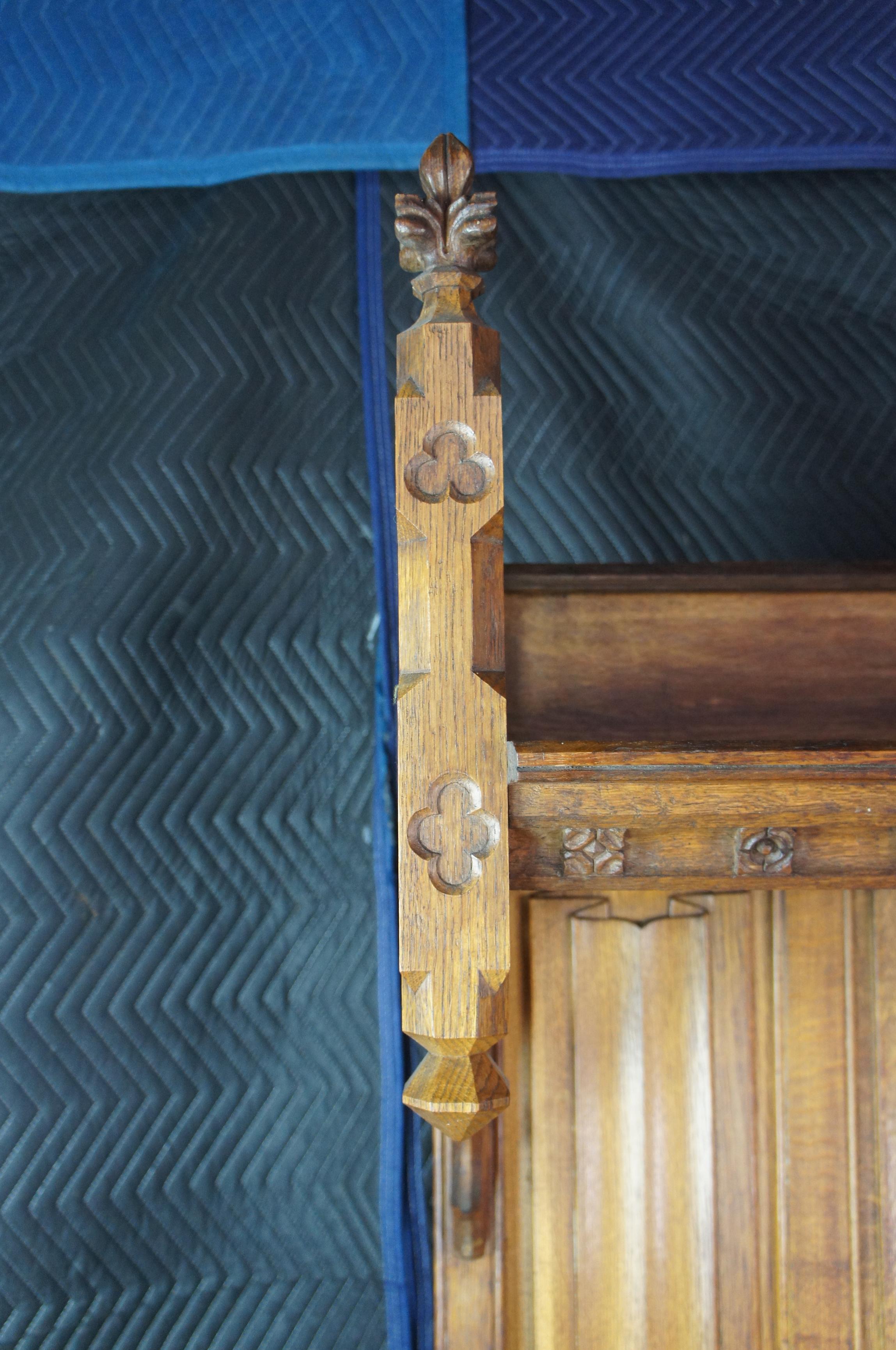 Antikes französisches Gotik-Revival Vaisselier-Barschrank/ Sideboard/ Sideboard aus Hutch-Leinen mit Klappdeckel im Zustand „Gut“ im Angebot in Dayton, OH