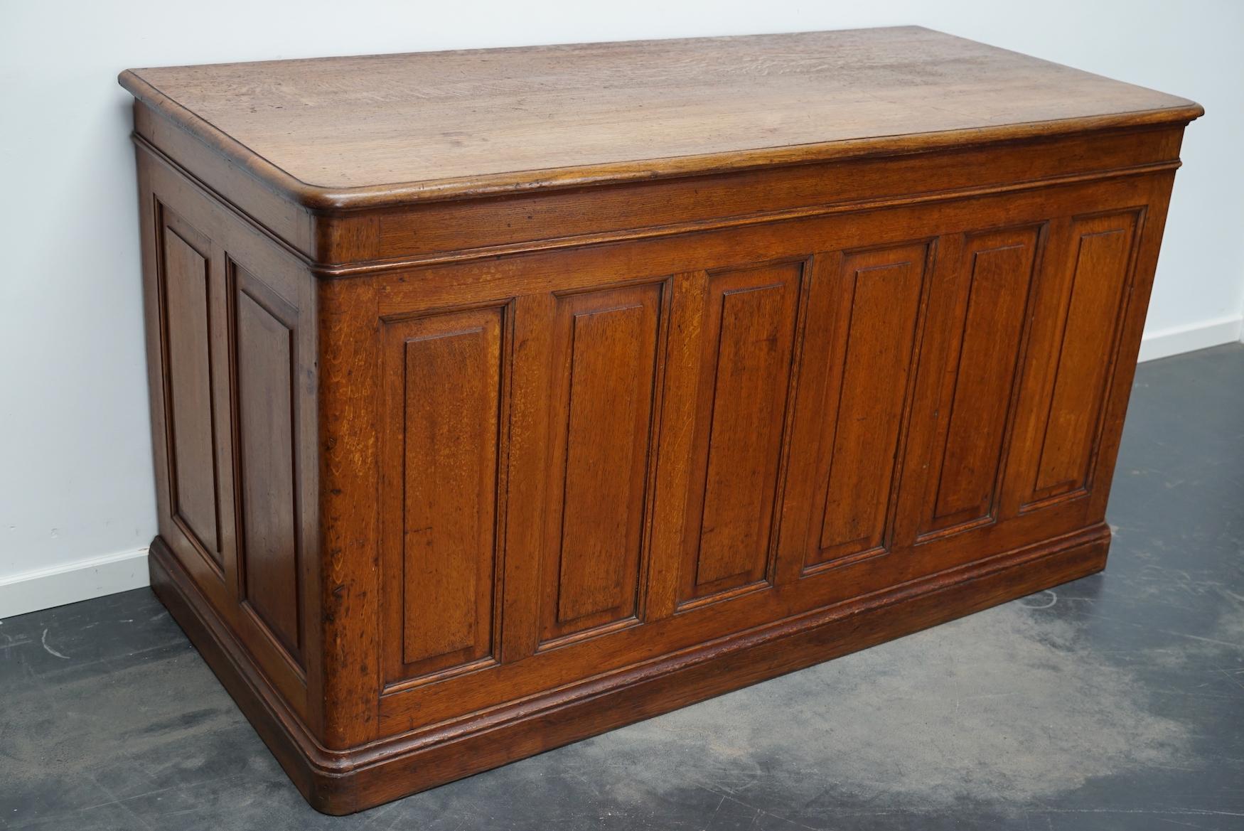 Early 20th Century Antique French Oak Shop Counter Cabinet / Bank of Drawers, circa 1900s