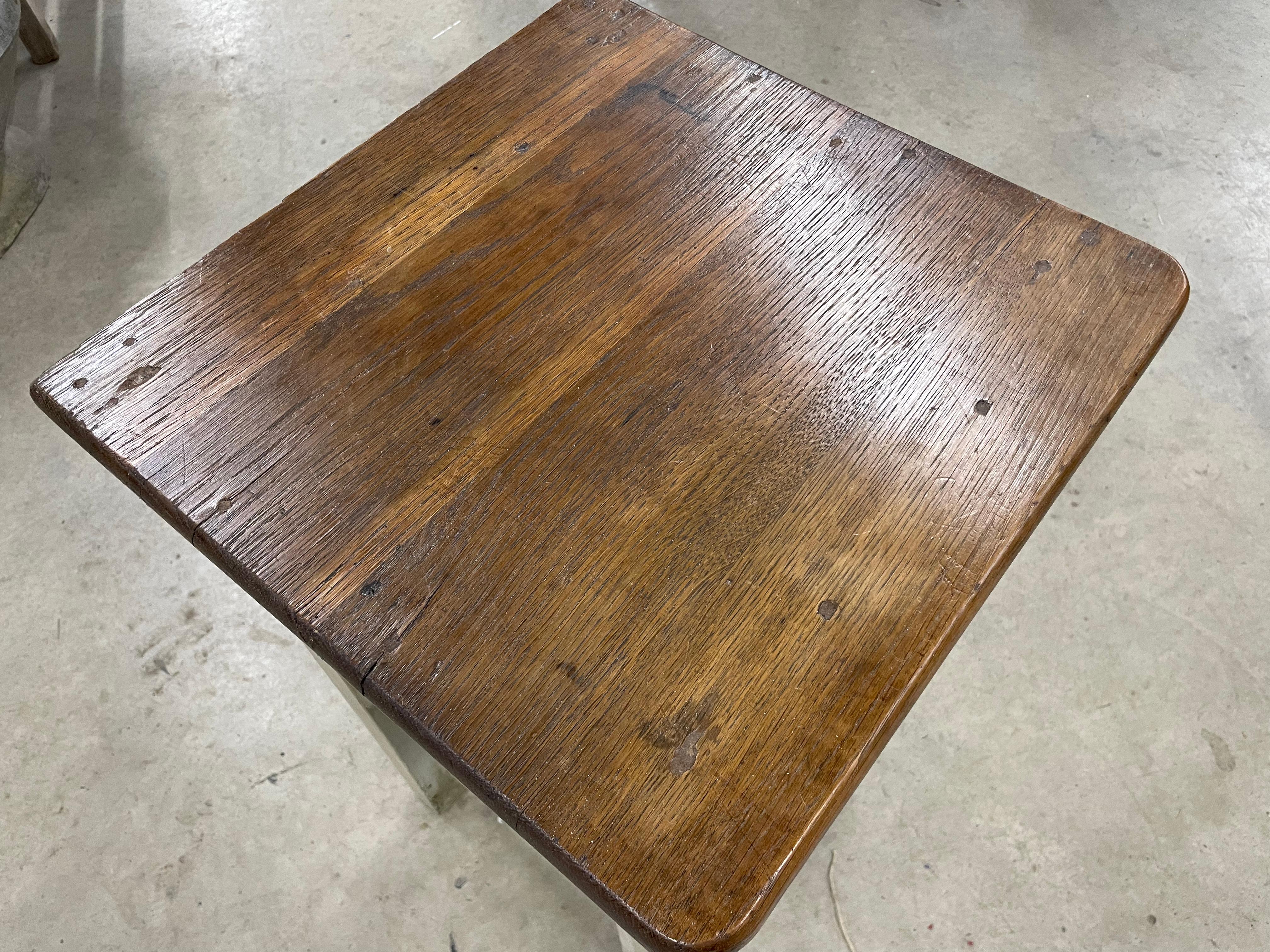 Antique French Oak Side Table In Good Condition For Sale In Calgary, Alberta