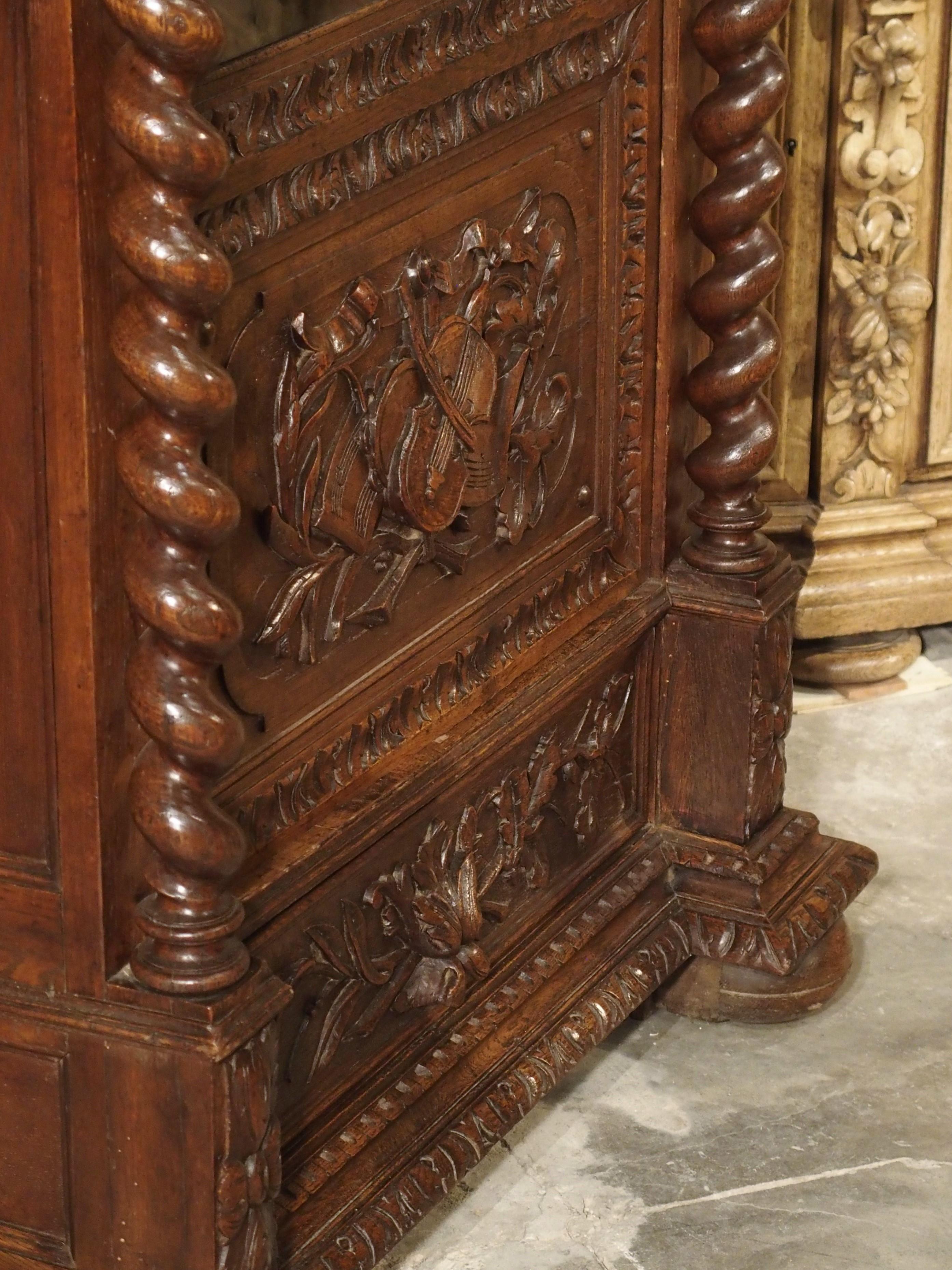 Antique French Oak Vitrine with Musical Carvings and Turned Columns, circa 1890 6