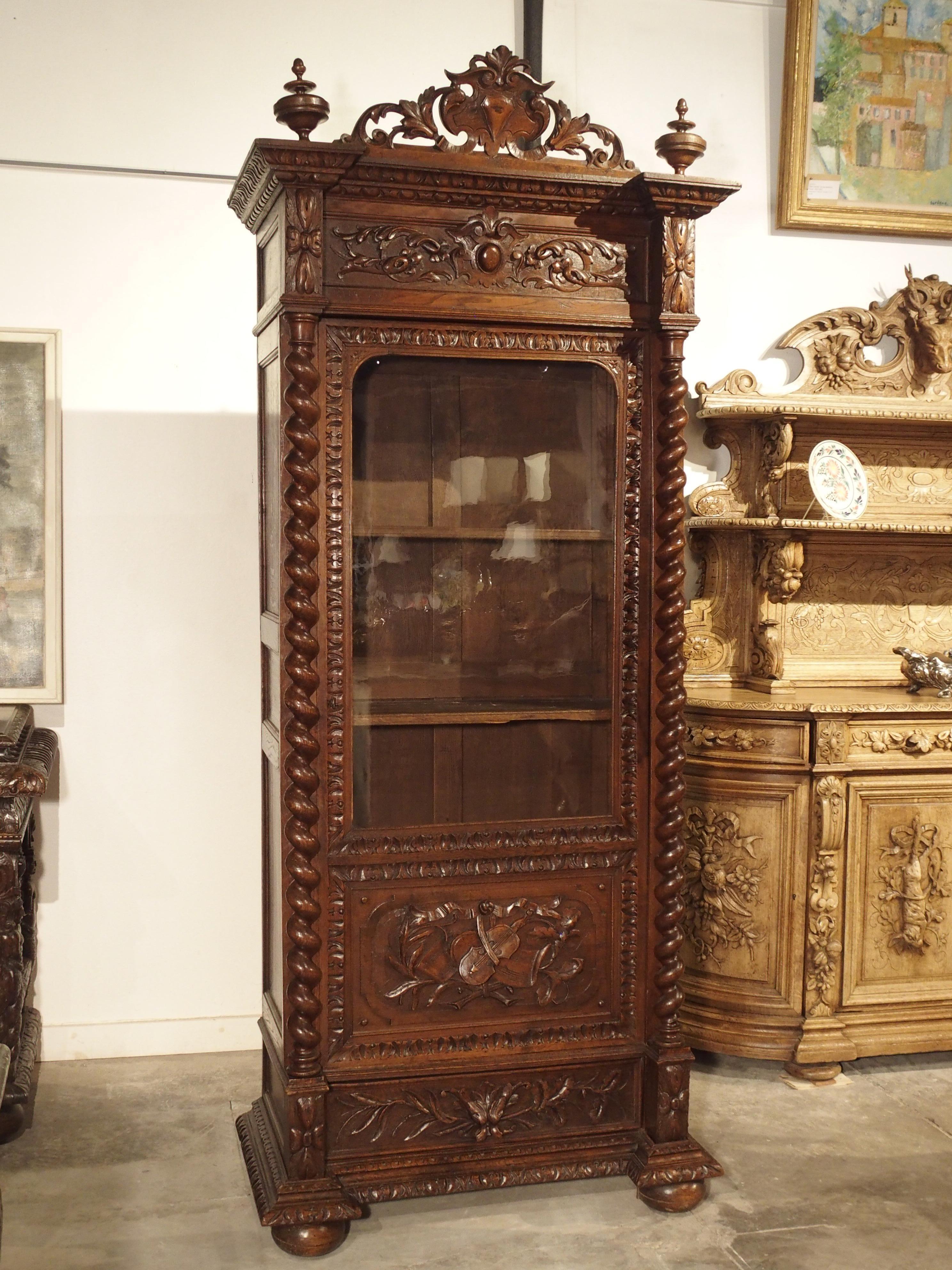 Antique French Oak Vitrine with Musical Carvings and Turned Columns, circa 1890 8