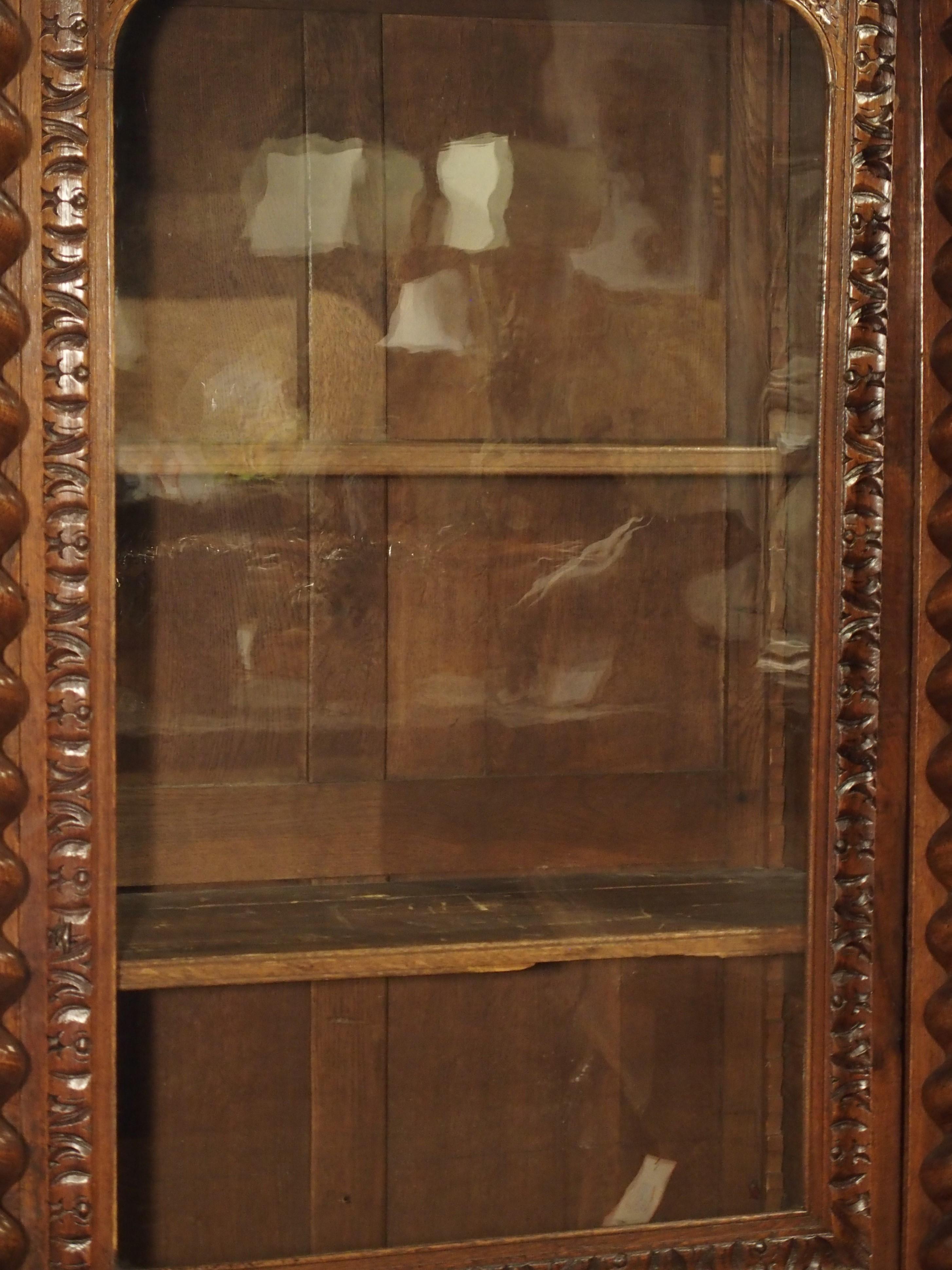 Antique French Oak Vitrine with Musical Carvings and Turned Columns, circa 1890 9