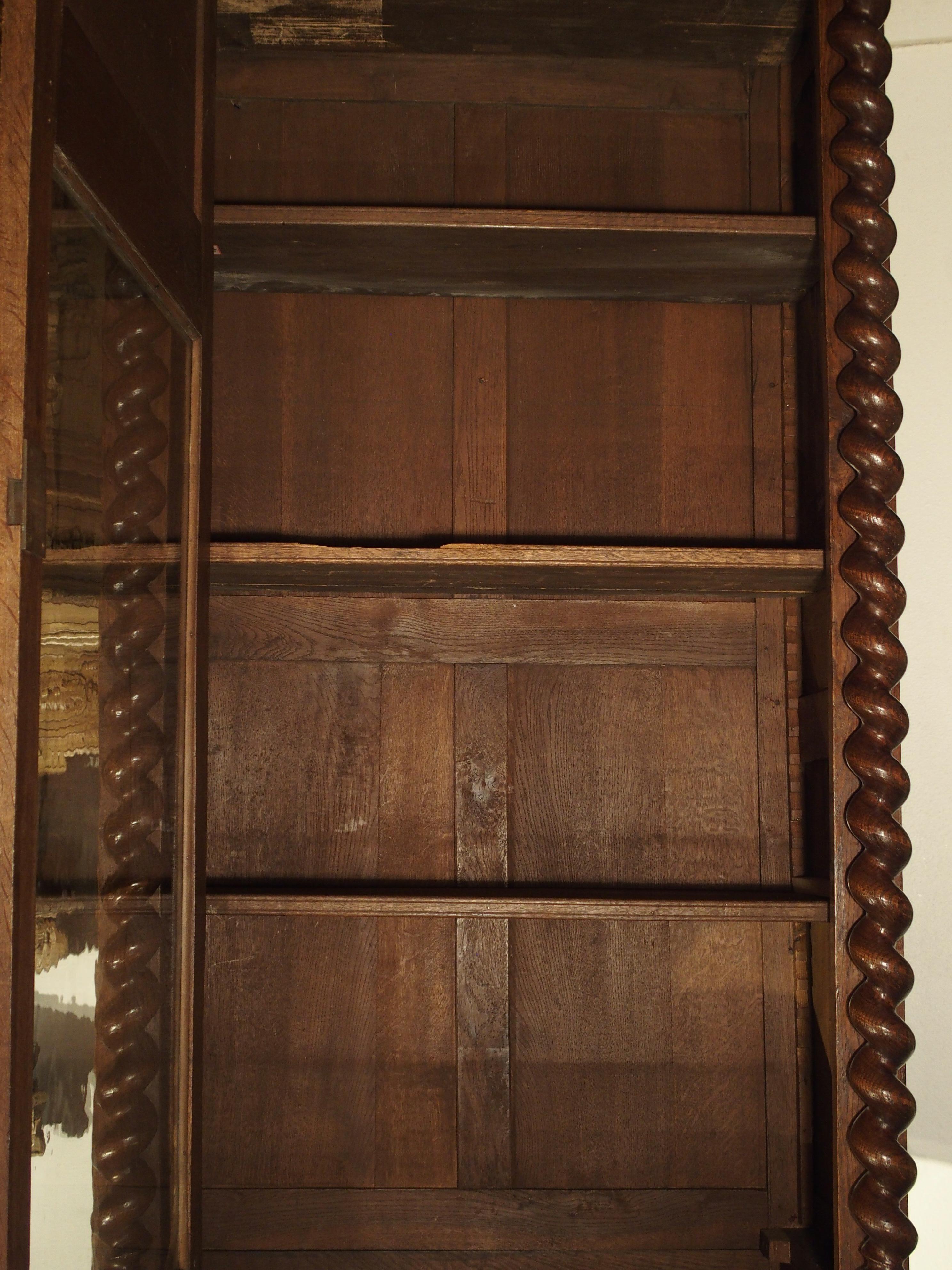 Antique French Oak Vitrine with Musical Carvings and Turned Columns, circa 1890 1