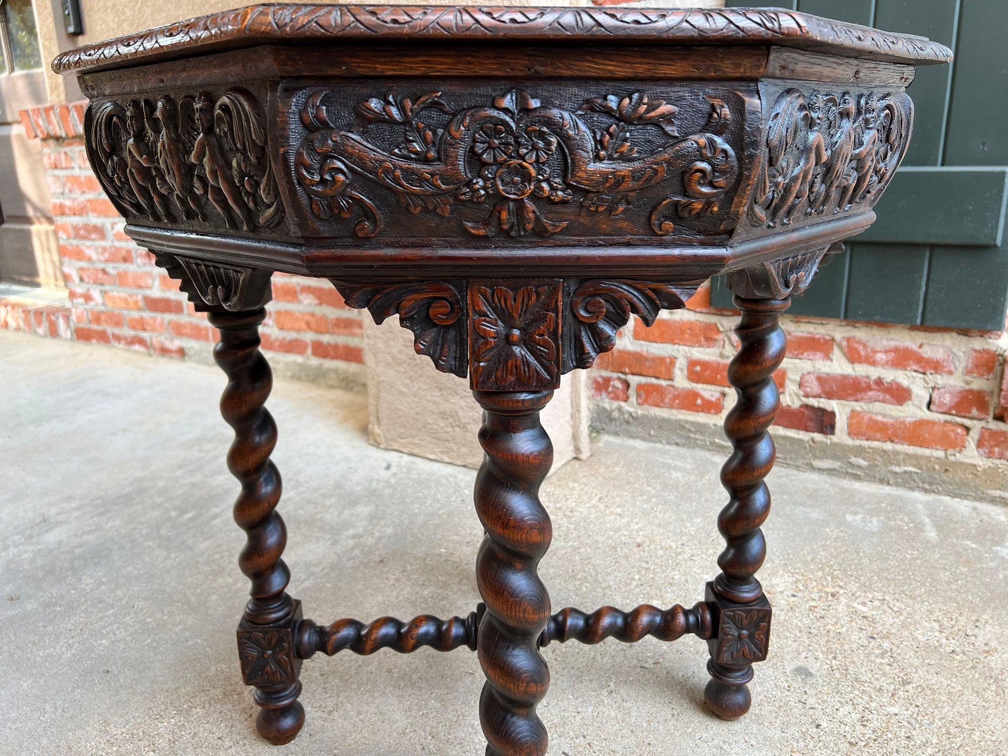 Ancienne table de canapé octogonale française sculptée en chêne à torsion d'orge de style Louis XIII Renaissance en vente 2