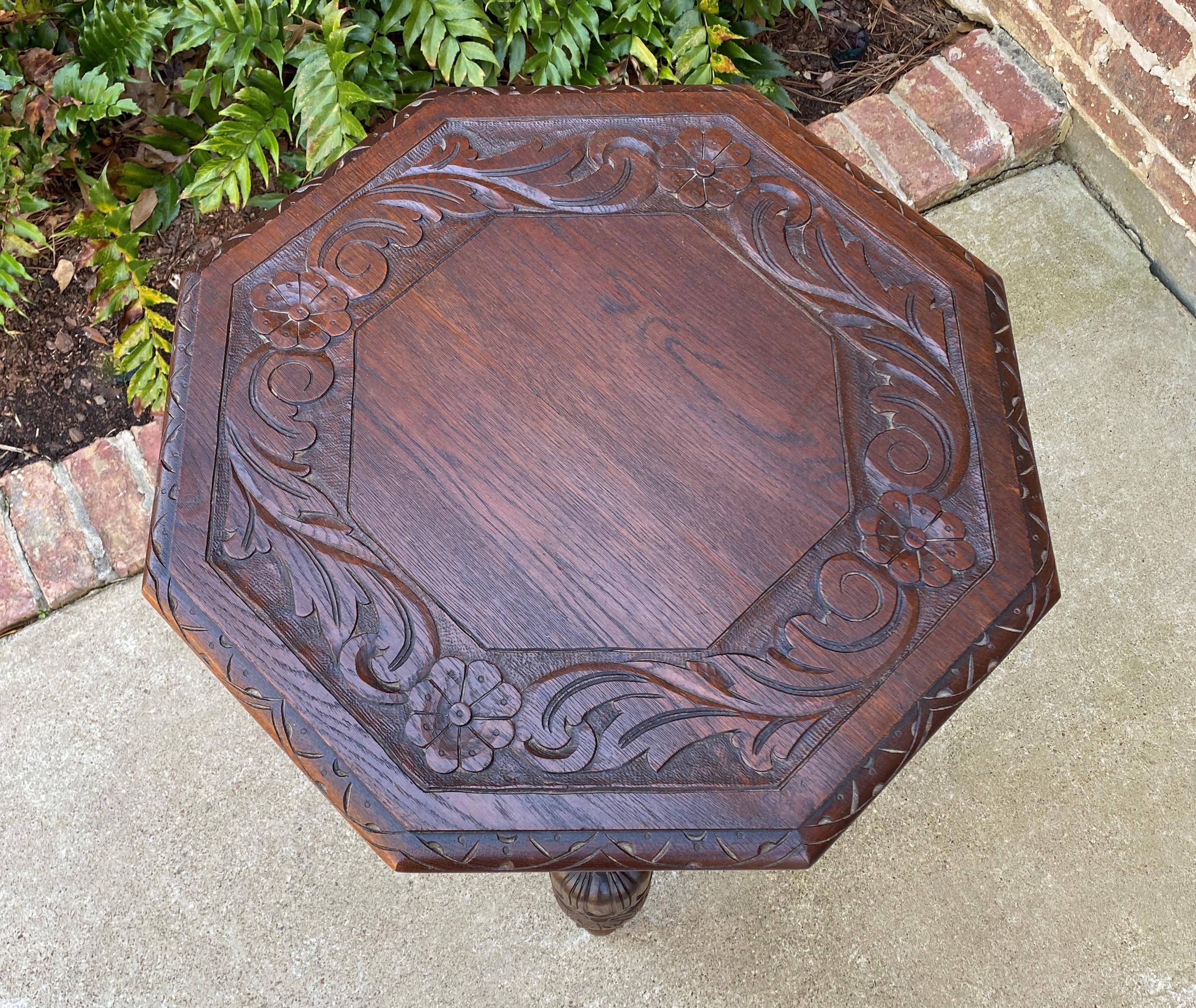 Antique French Octagonal Table Renaissance Revival Carved Oak 19th C For Sale 10