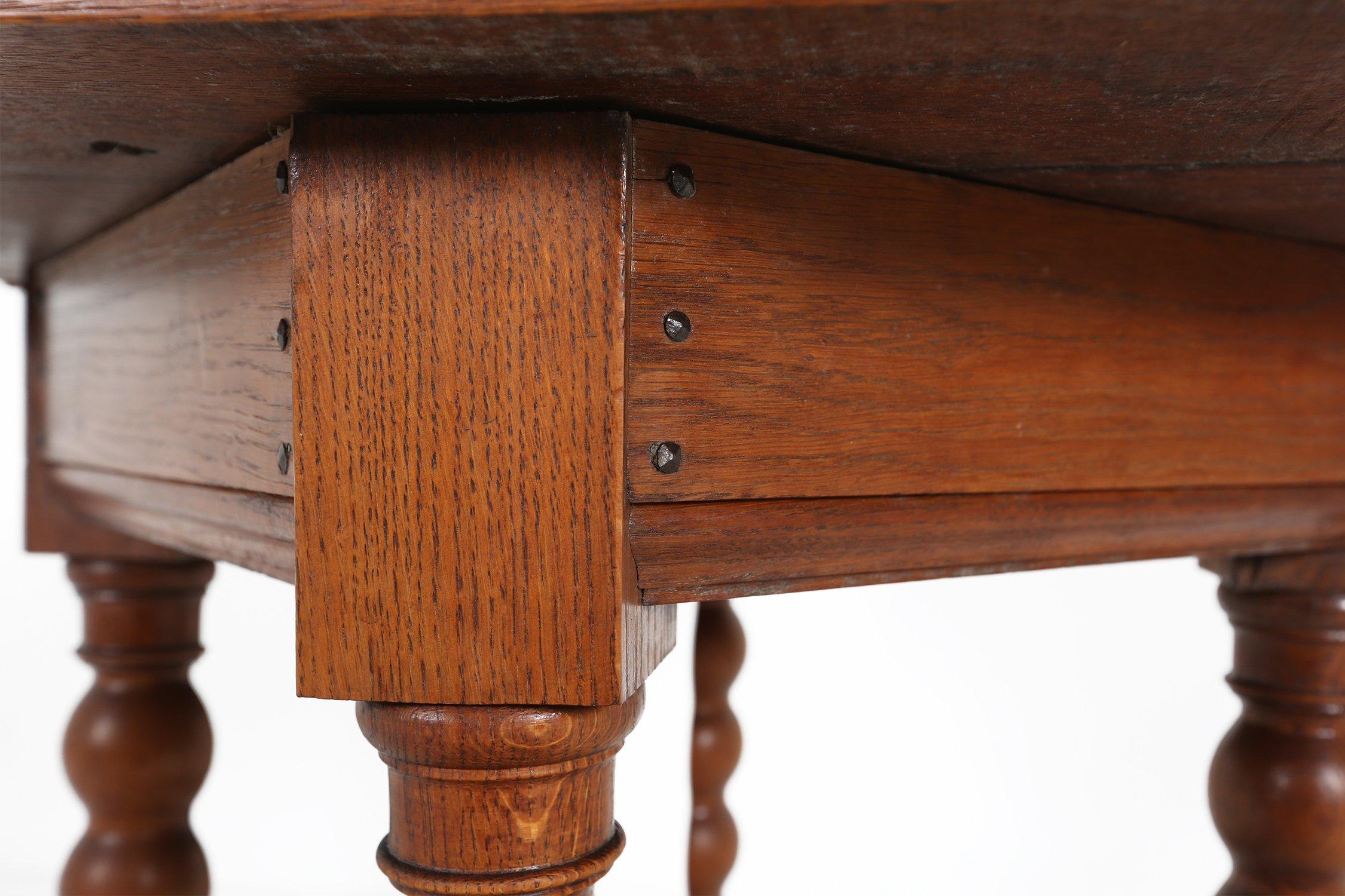 Quercia Antique French tavolo ottangolare pieghevole in rovere massiccio, 1850 ca. in vendita