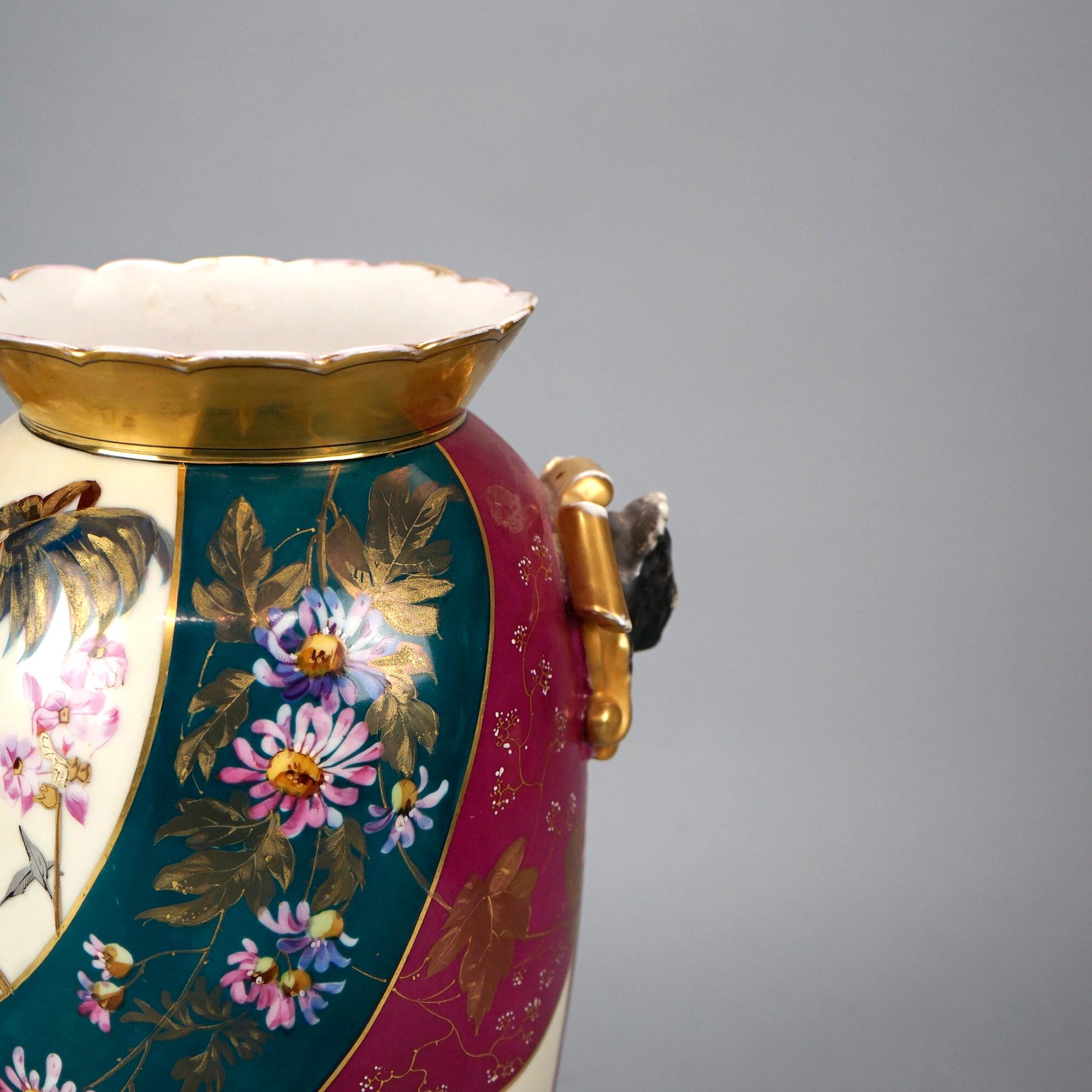 Vase français ancien en porcelaine de Paris, peint à la main, à motifs floraux et figuratifs, XIXe siècle Bon état - En vente à Big Flats, NY