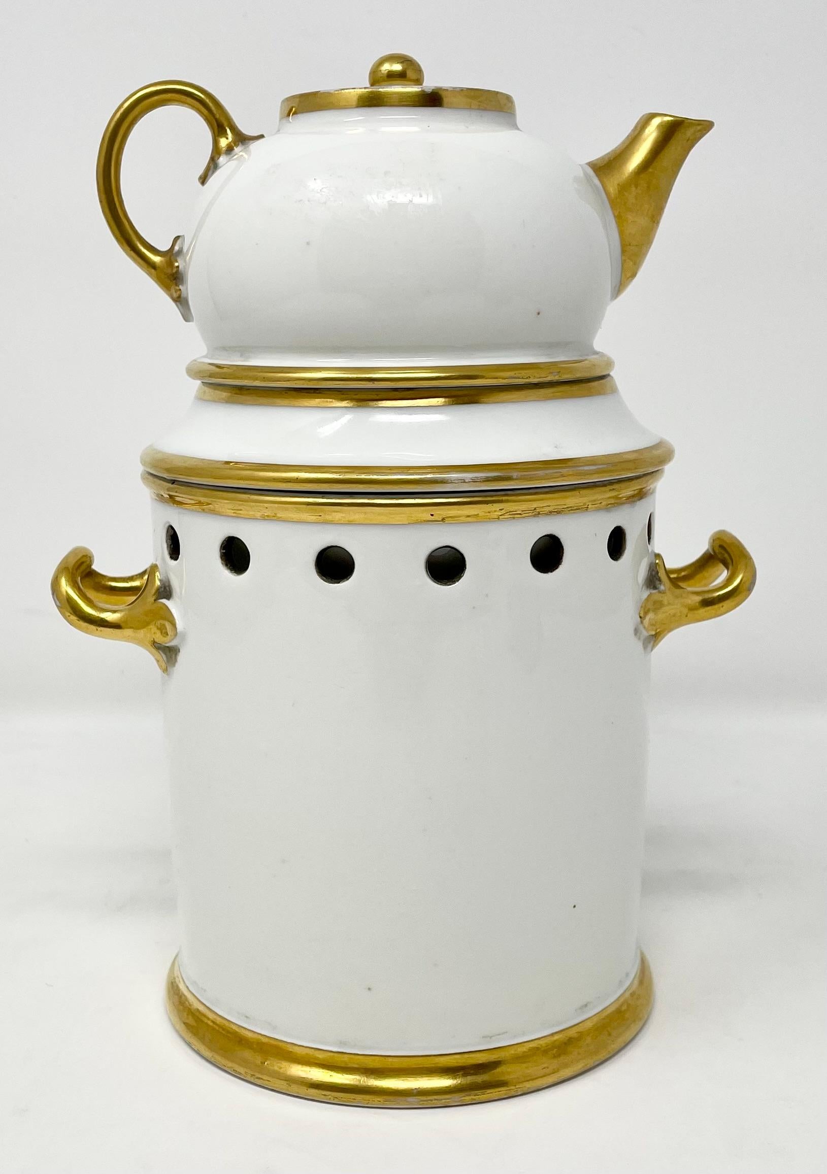 Antique French Old Paris Porcelain Veilleuse or Tea Warmer Night Light, Ca. 1900 In Good Condition For Sale In New Orleans, LA