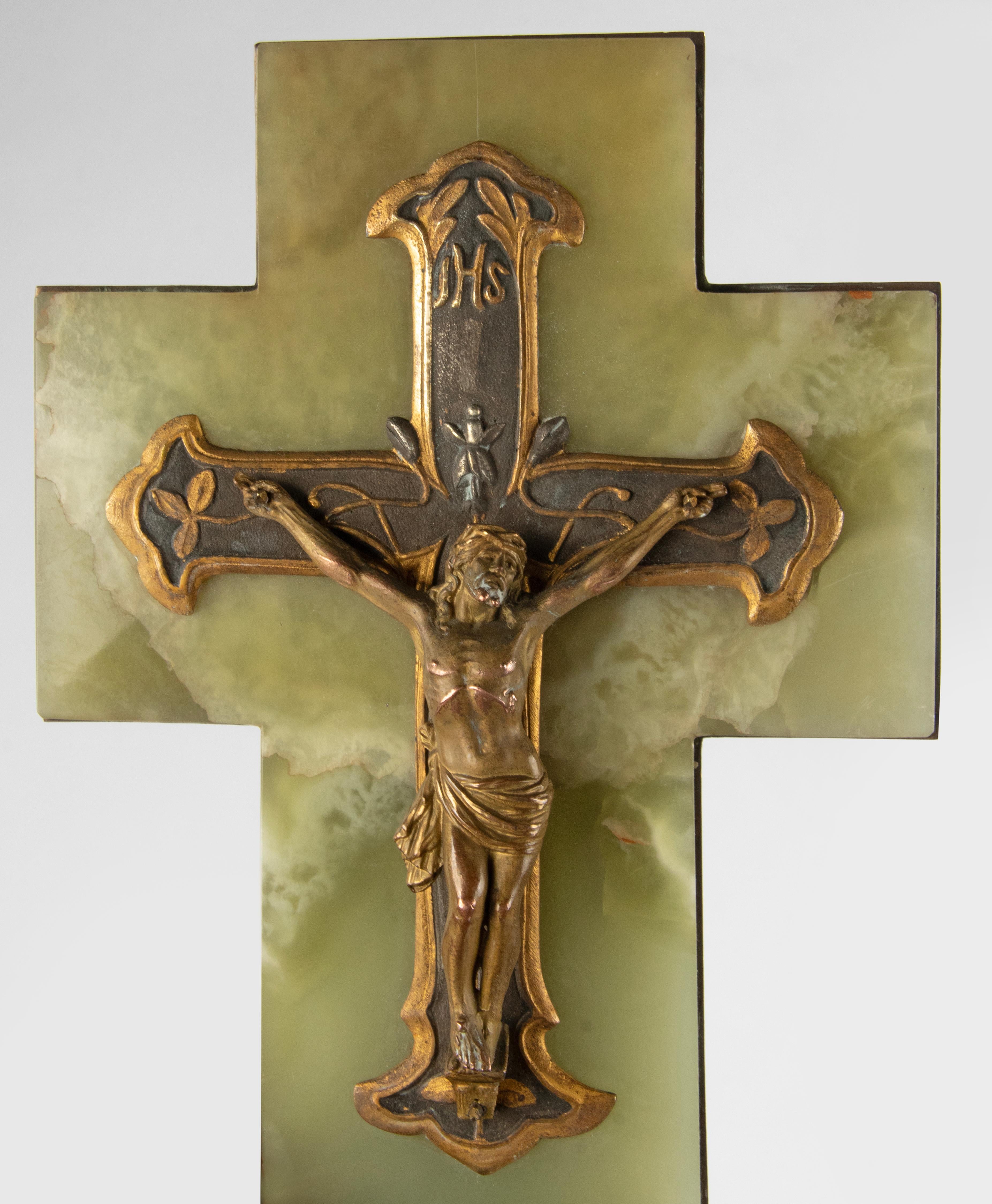 Antique French  Onyx and Bronze Holy Water Font Crucifix Jesus Christ In Good Condition In Casteren, Noord-Brabant