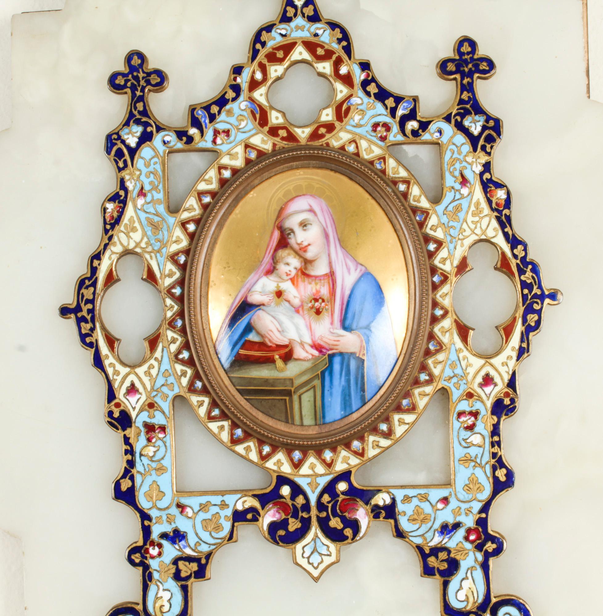 Français Présentoir français ancien en onyx et émail cloisonné représentant le Saint-Esprit, 19ème siècle en vente