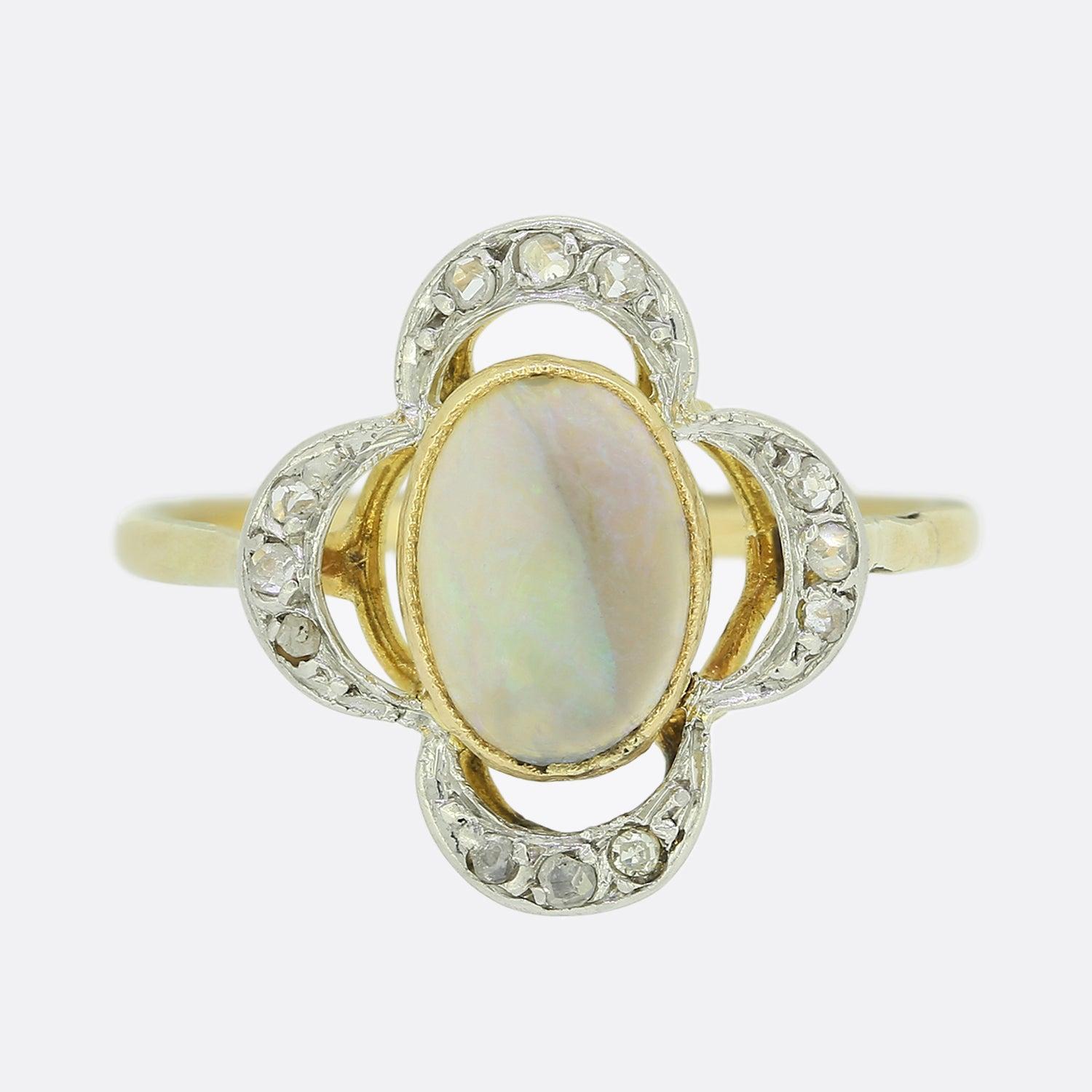 Anello antico francese con opale e diamanti In condizioni buone in vendita a London, GB