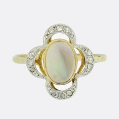 Bague française ancienne en opale et diamants