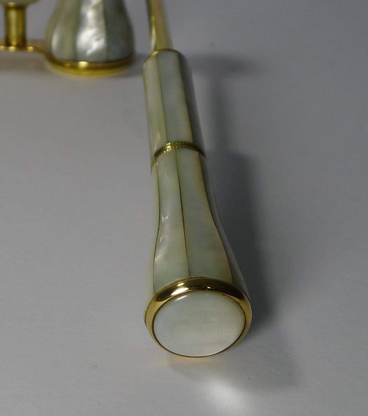 Antique French Opera Glasses with Detachable Lorgnette Handle, circa 1900 In Good Condition In Bath, GB