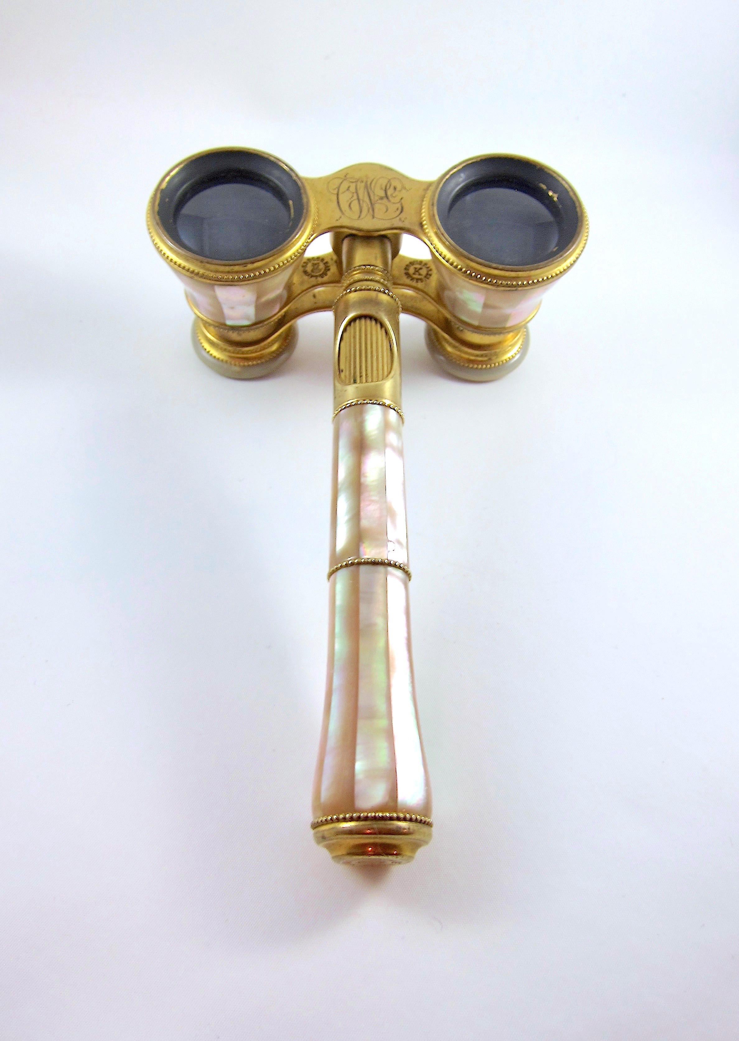 Belle Époque Verres d'opéra français antiques avec poignée amovible de Lemaire of Paris