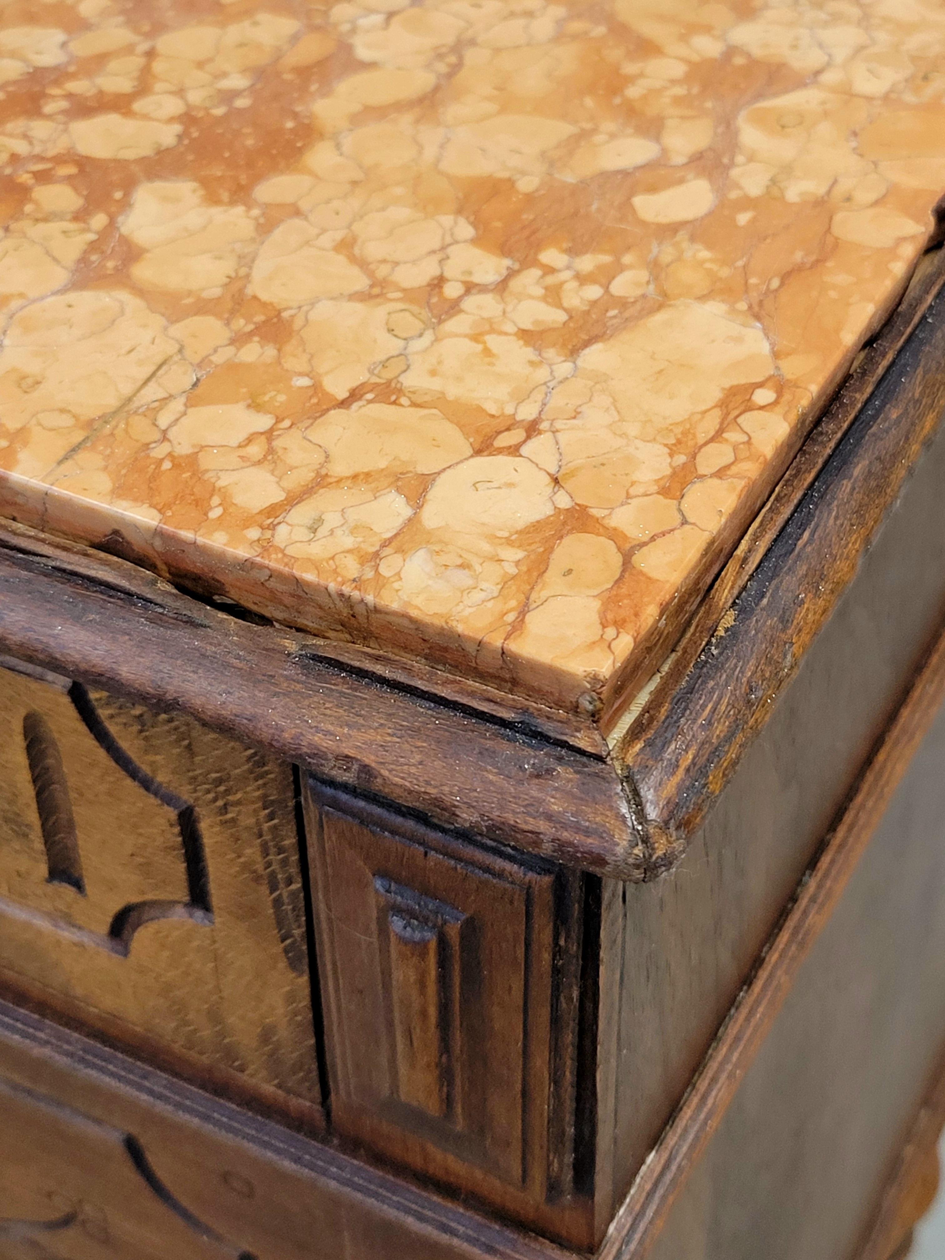 Antique French o Belgian Walnut Nightstands with Italian Marble - A Near Pair in vendita 3