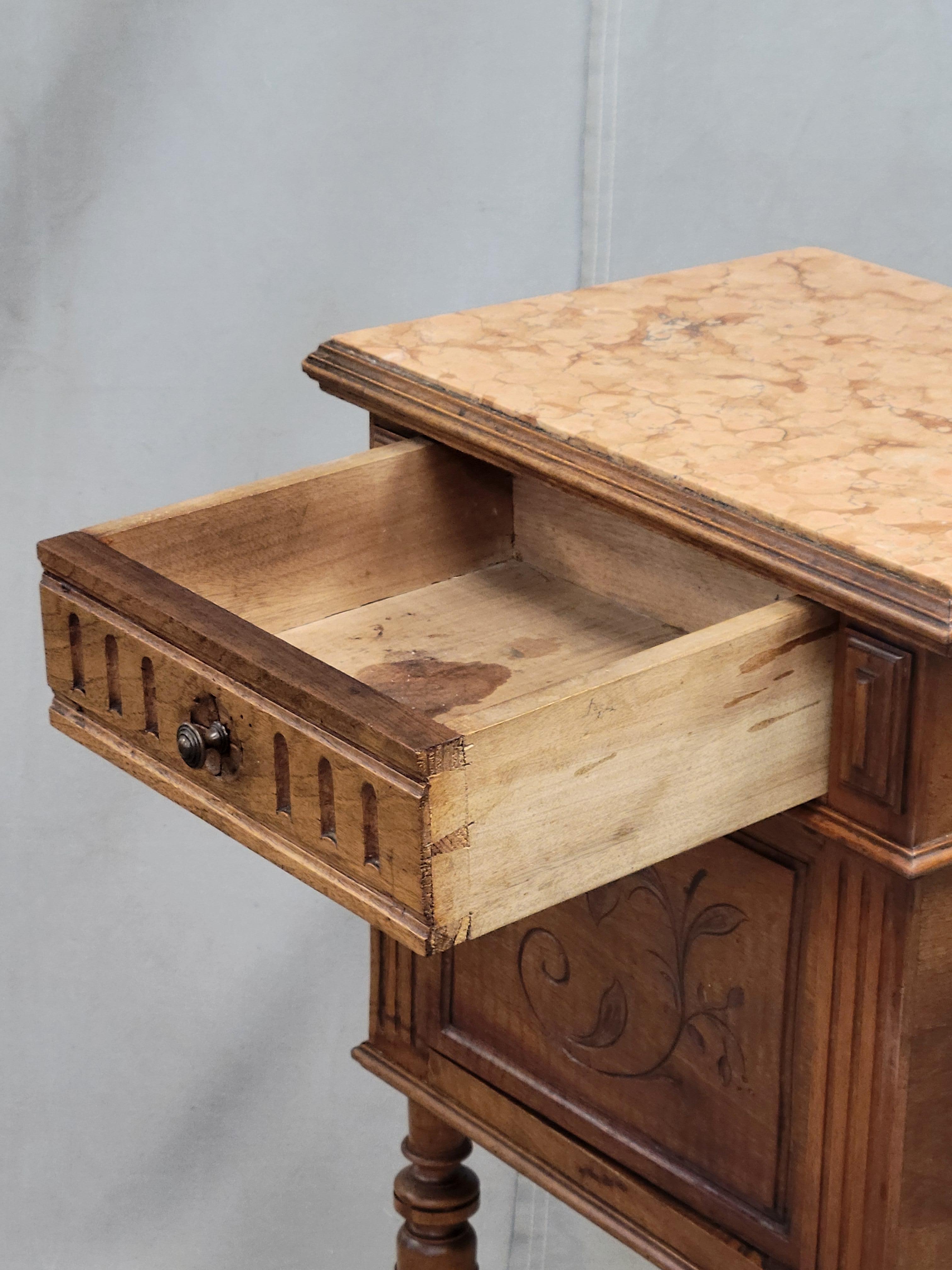 Antique French o Belgian Walnut Nightstands with Italian Marble - A Near Pair in vendita 4