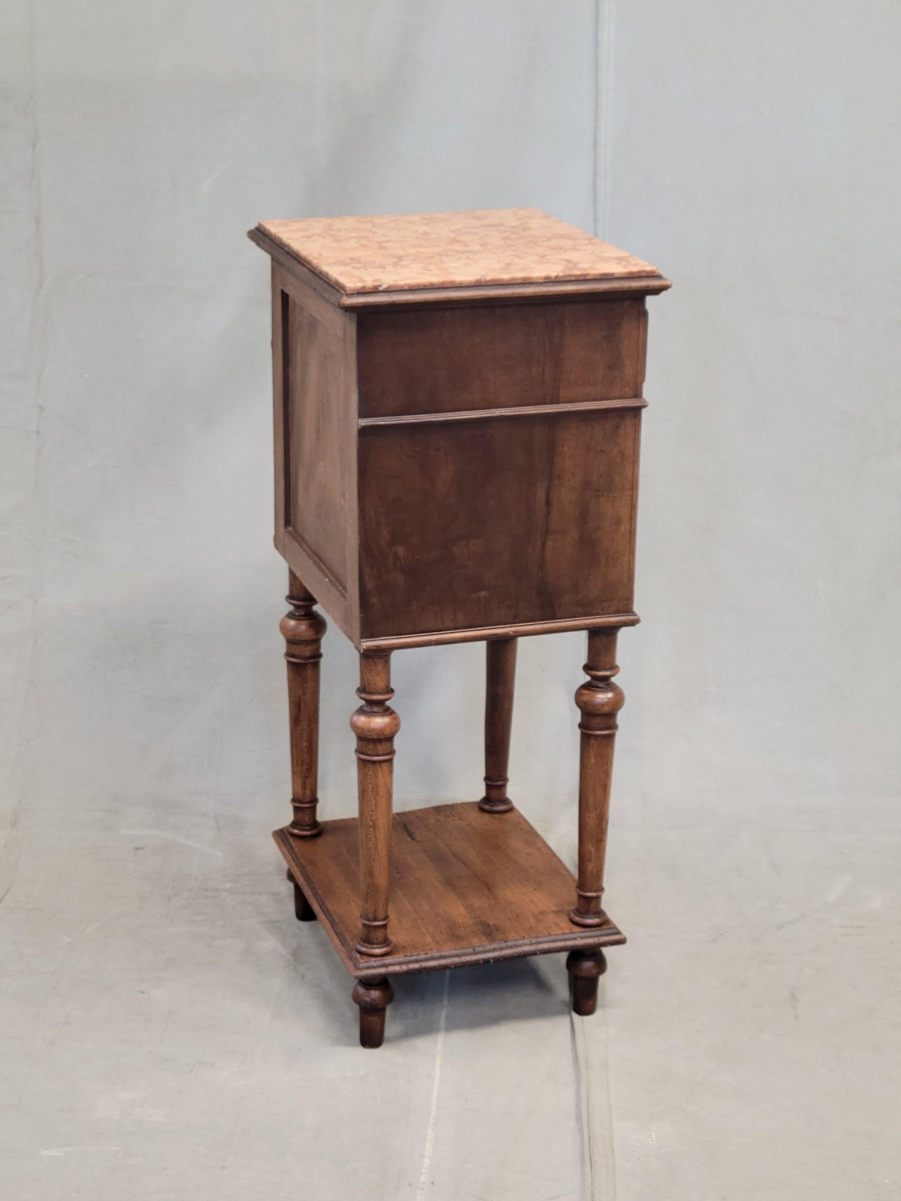 Antique French o Belgian Walnut Nightstands with Italian Marble - A Near Pair in vendita 8