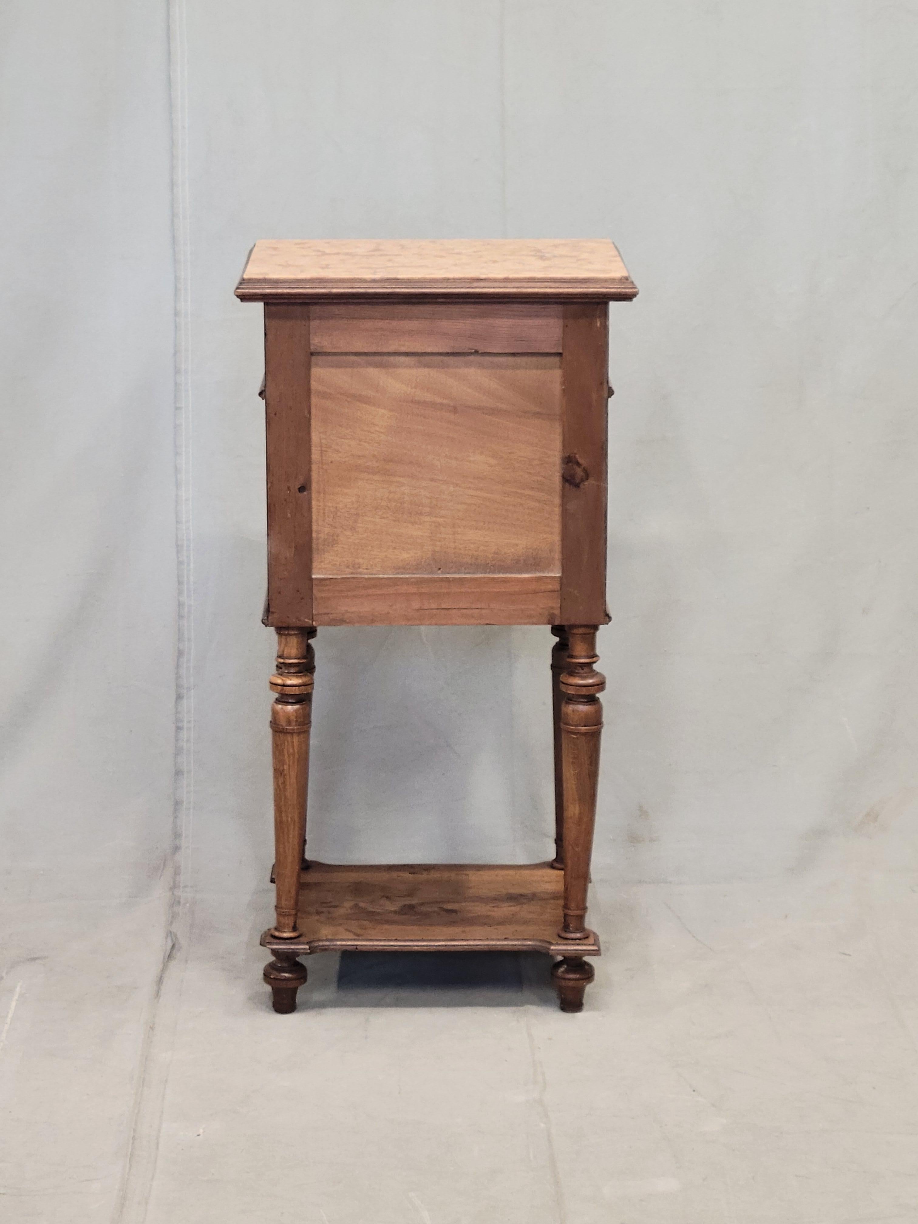 Antique French o Belgian Walnut Nightstands with Italian Marble - A Near Pair in vendita 9