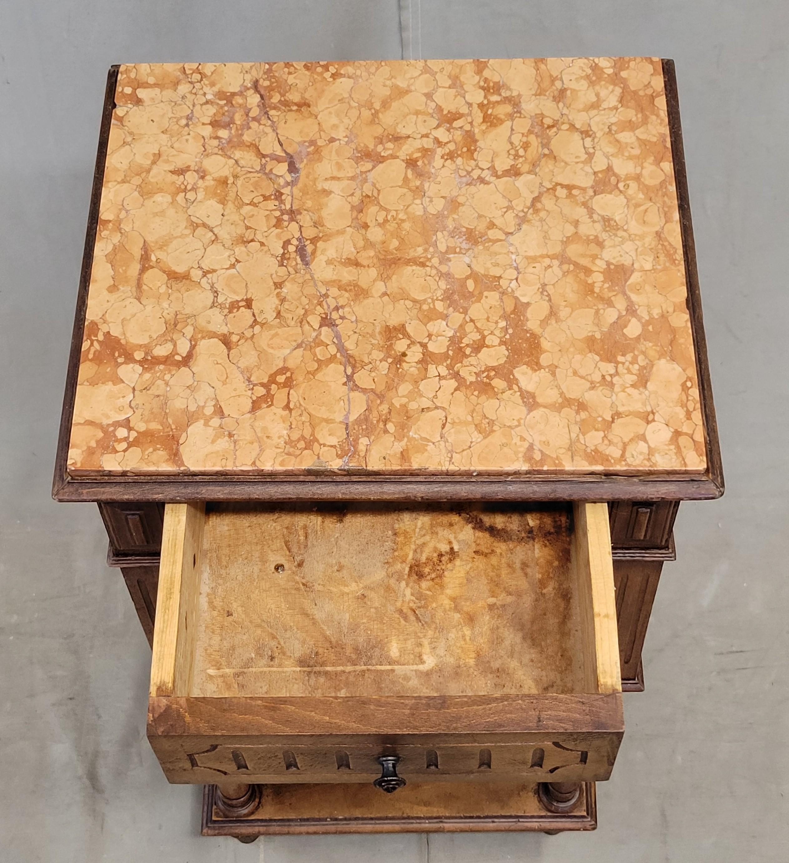 Antique French o Belgian Walnut Nightstands with Italian Marble - A Near Pair in vendita 2