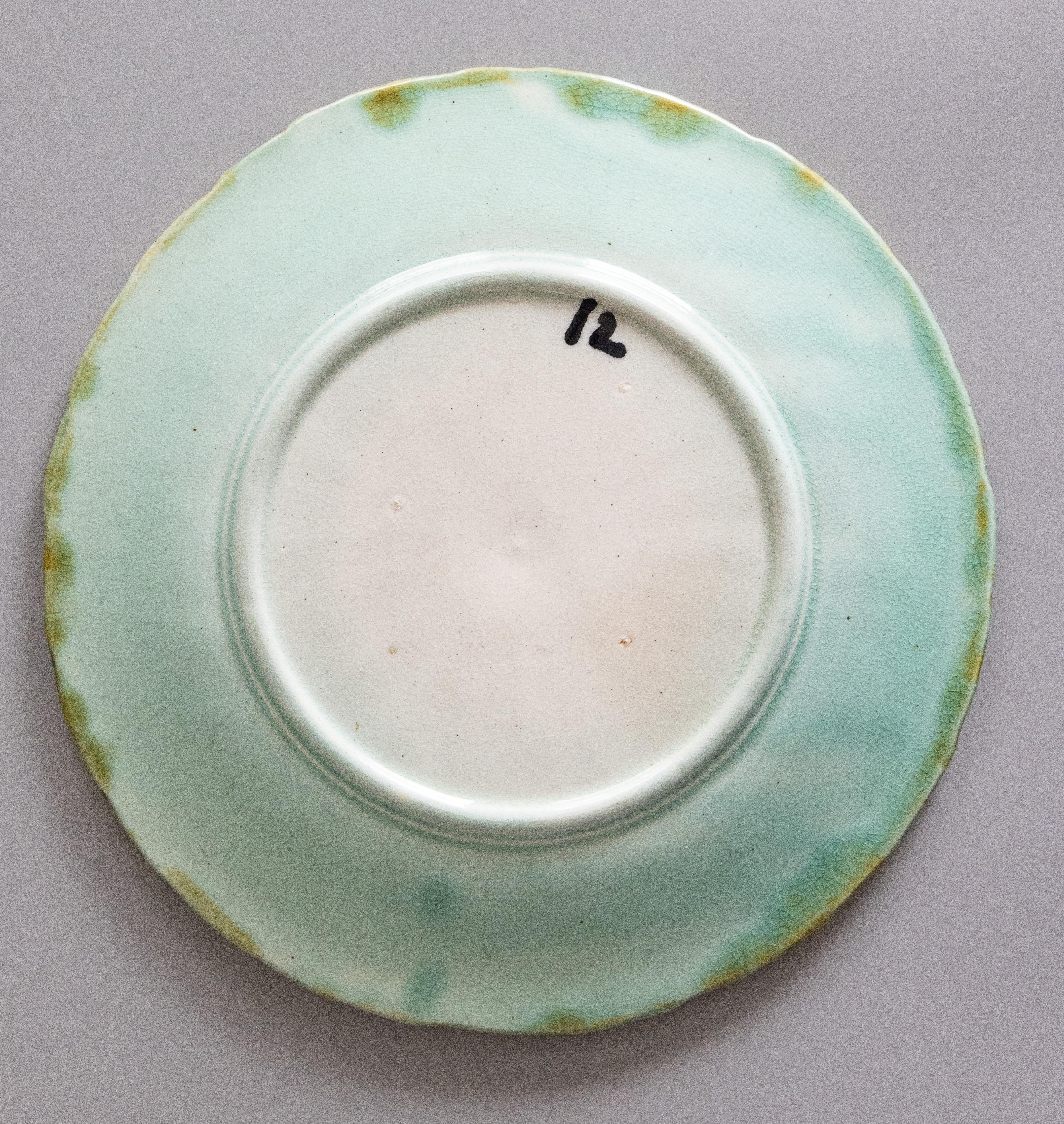 Fin du XIXe siècle Ancienne assiette à marguerite en majolique d'Orchies French, Circa 1890 en vente