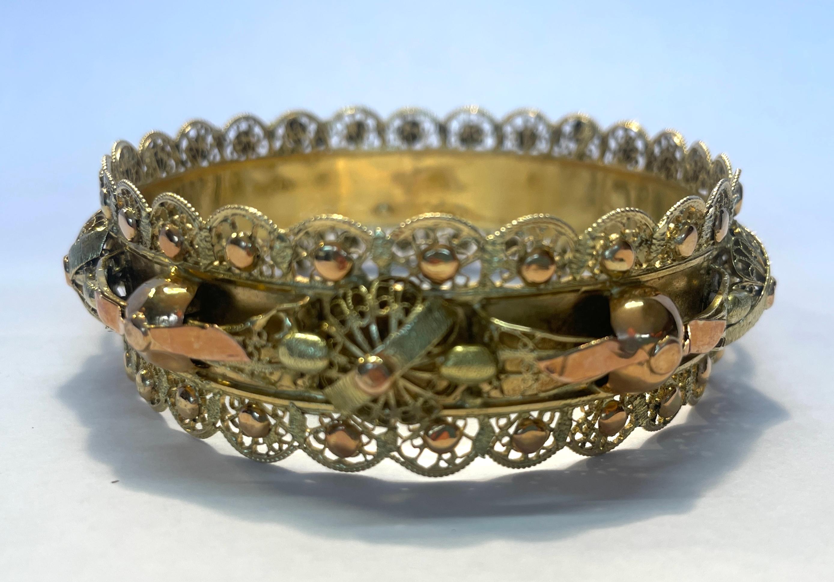 Bracelet jonc oriental français ancien 18 carats des années 1930