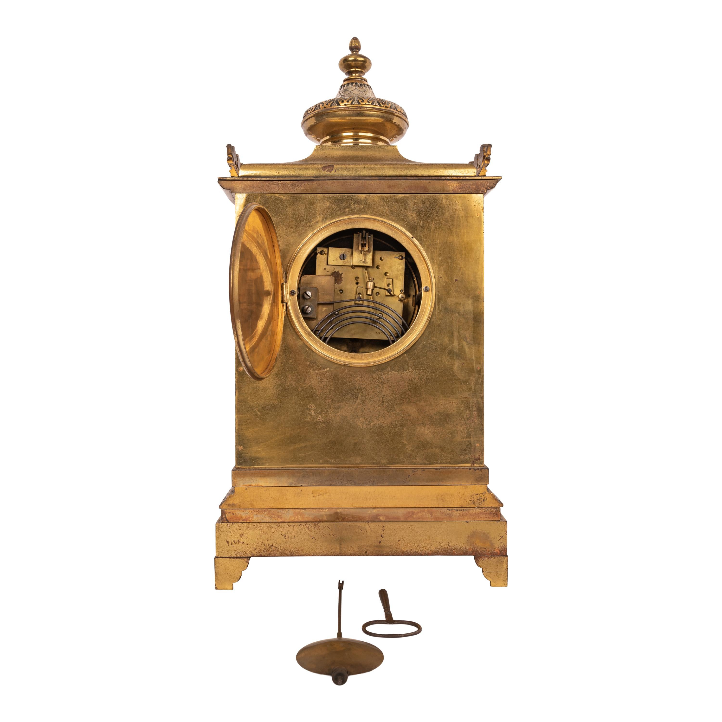 Ancienne garniture d'horloge statue arabe orientaliste française de 8 jours en bronze doré, 1880 en vente 1
