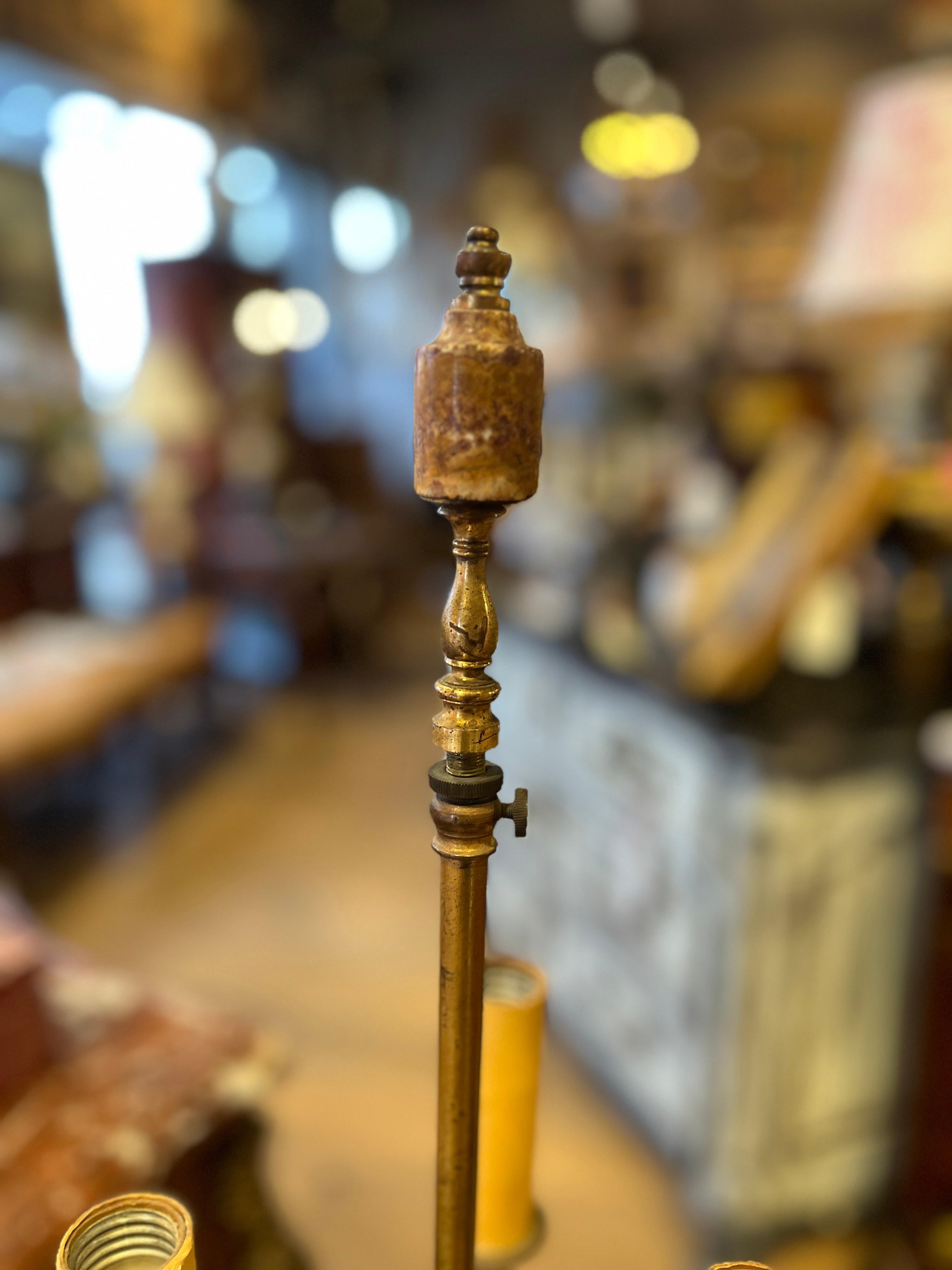 Louis XVI Lampe française ancienne Ormalu & Rouge Marbre en vente