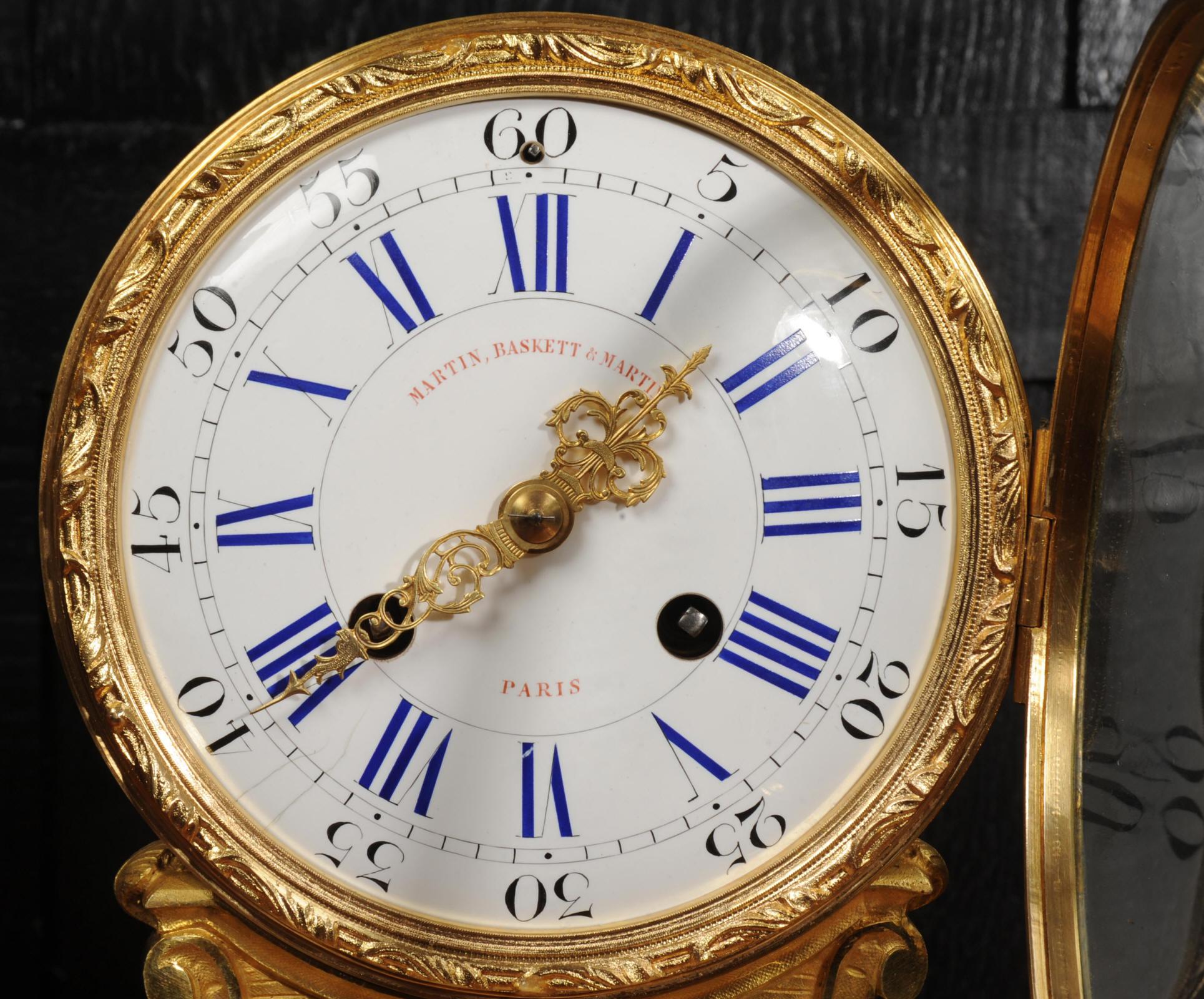 Pendule ancienne en bronze doré et porcelaine de Sèvres en vente 9