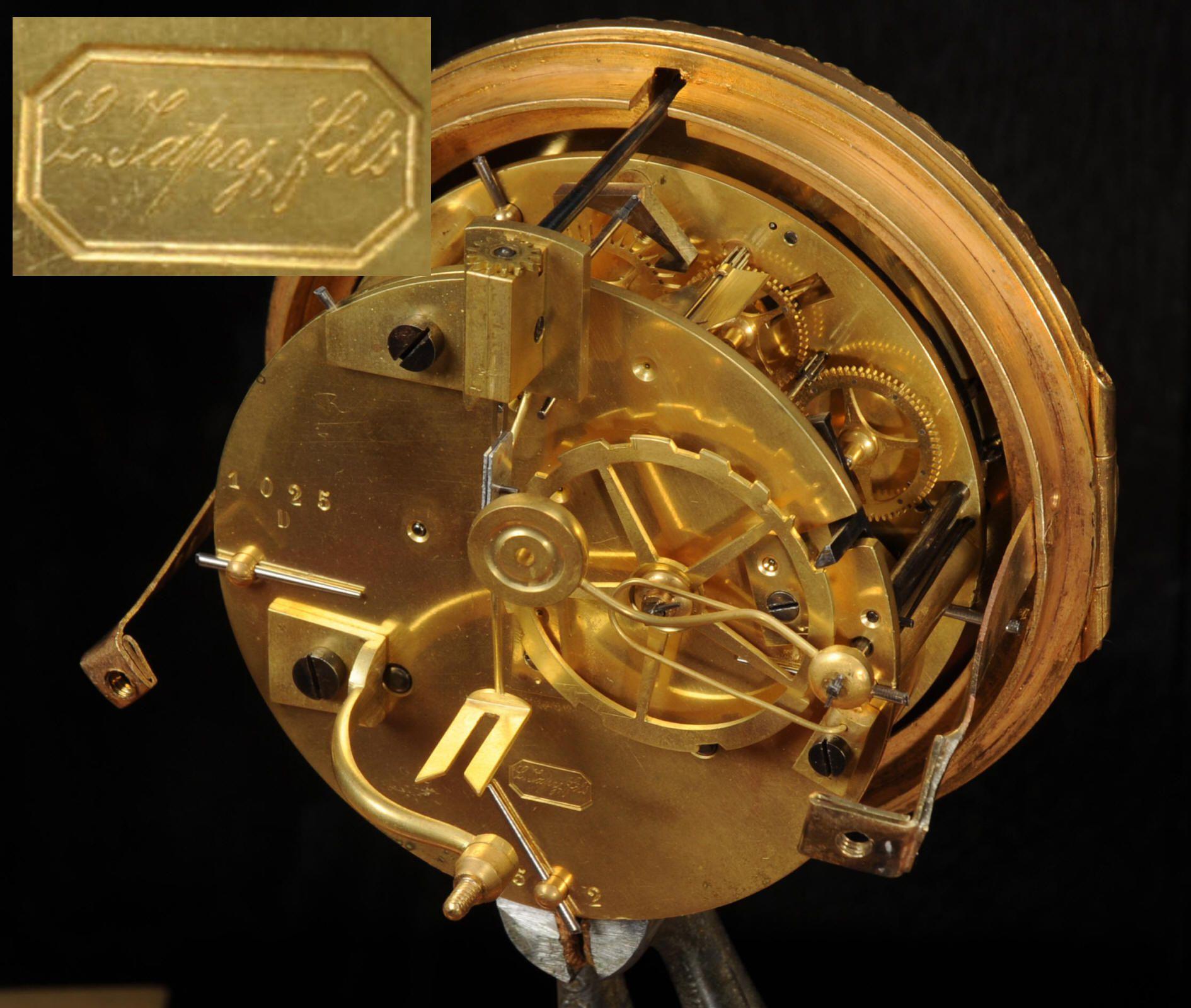 Horloge française ancienne en bronze doré et porcelaine de Sèvres en vente 10