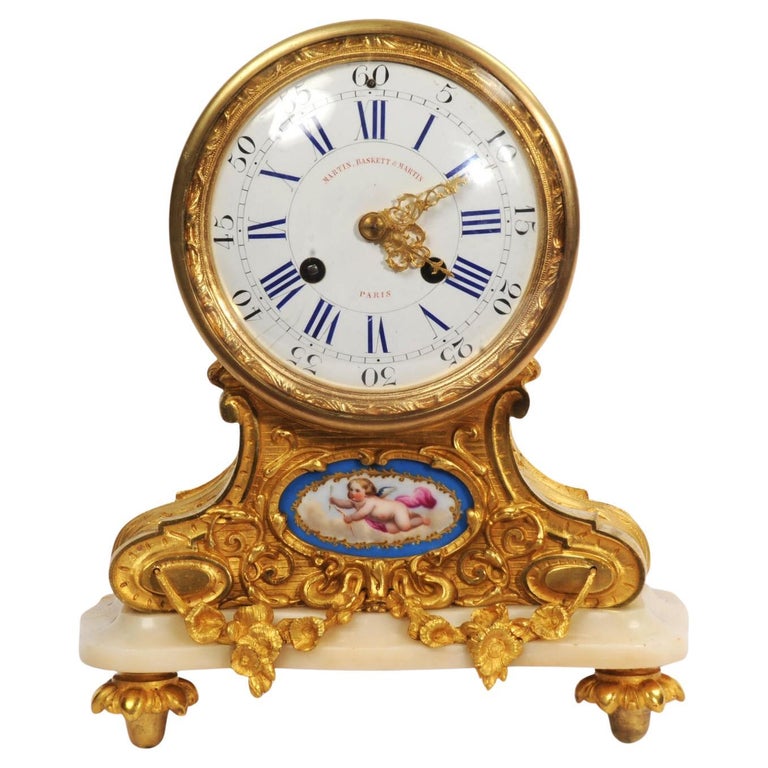 Antiguo Reloj Francés de Ormolu y Porcelana de Sevres en venta en