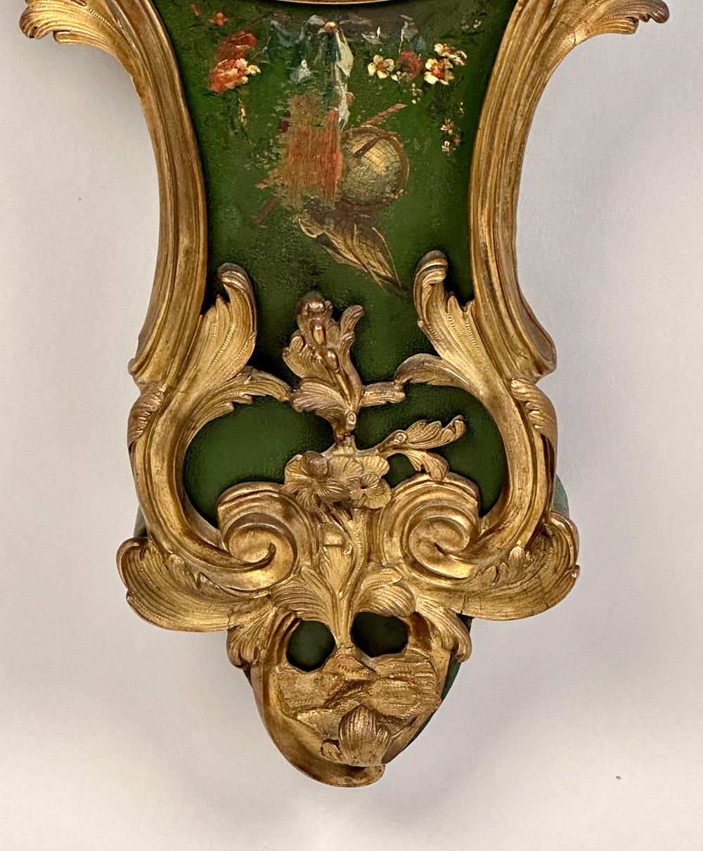 Français Baromètre français ancien en bronze doré en vente