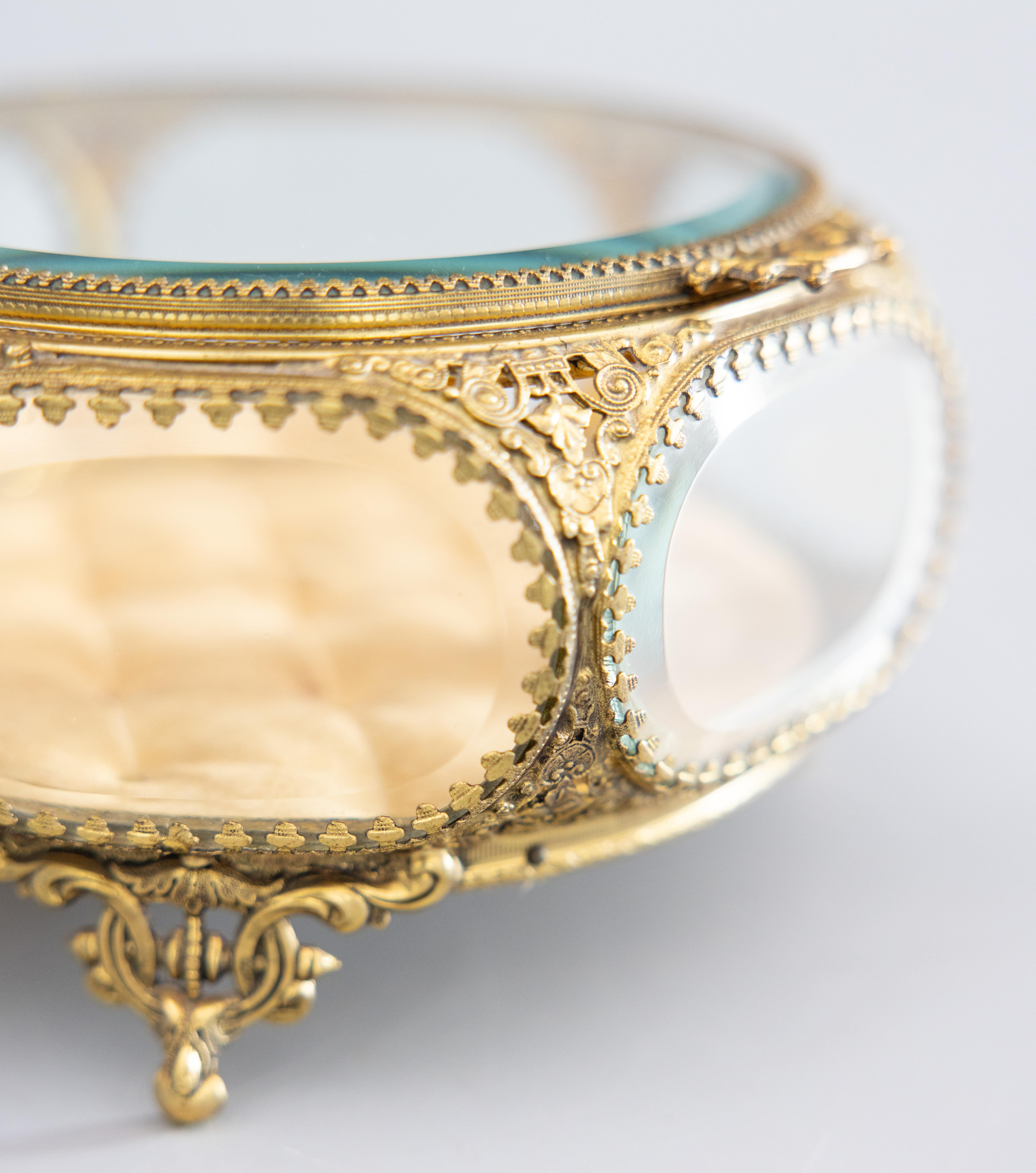 Antike Französisch Ormolu Beveled Glas Schmuck Kommode Box im Zustand „Gut“ in Pearland, TX