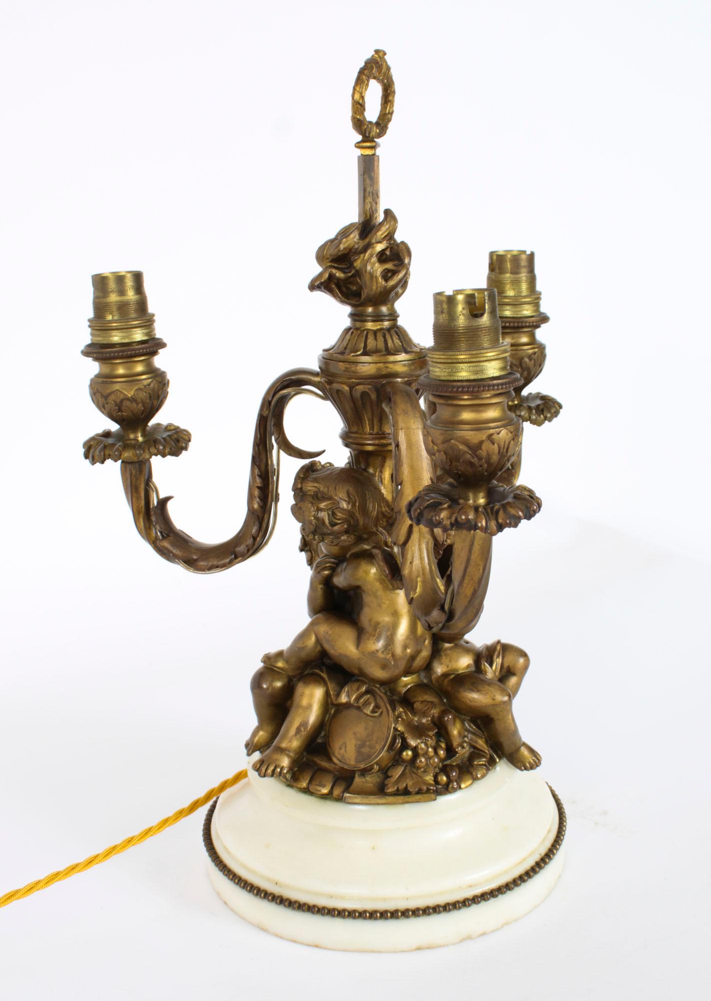 Antique Lampe de table à chérubin en bronze doré Louis Revival Circa 1870 en vente 6