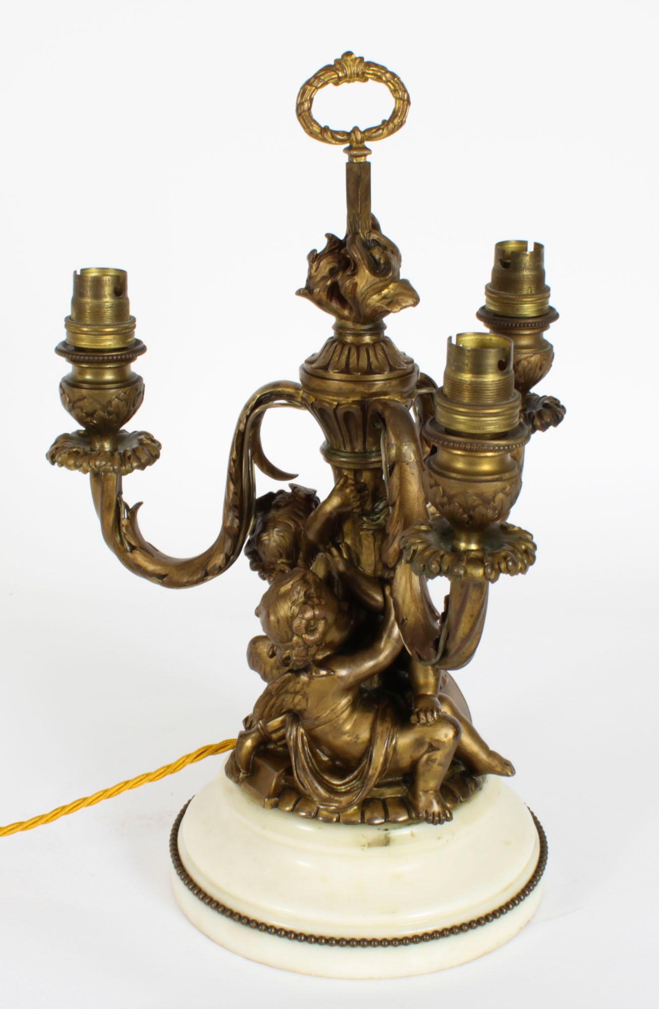 Antique Lampe de table à chérubin en bronze doré Louis Revival Circa 1870 en vente 7