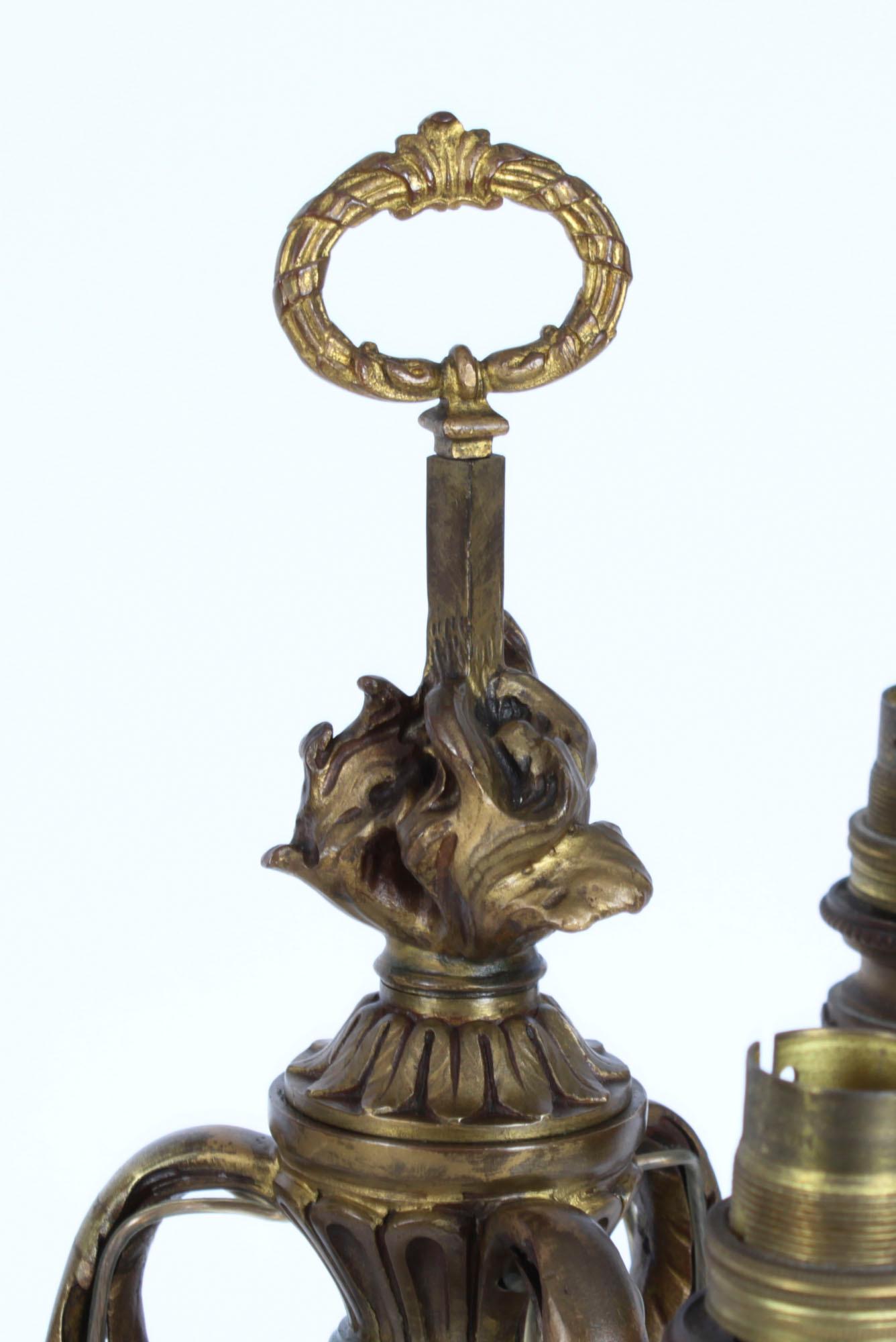 Antique Lampe de table à chérubin en bronze doré Louis Revival Circa 1870 en vente 8