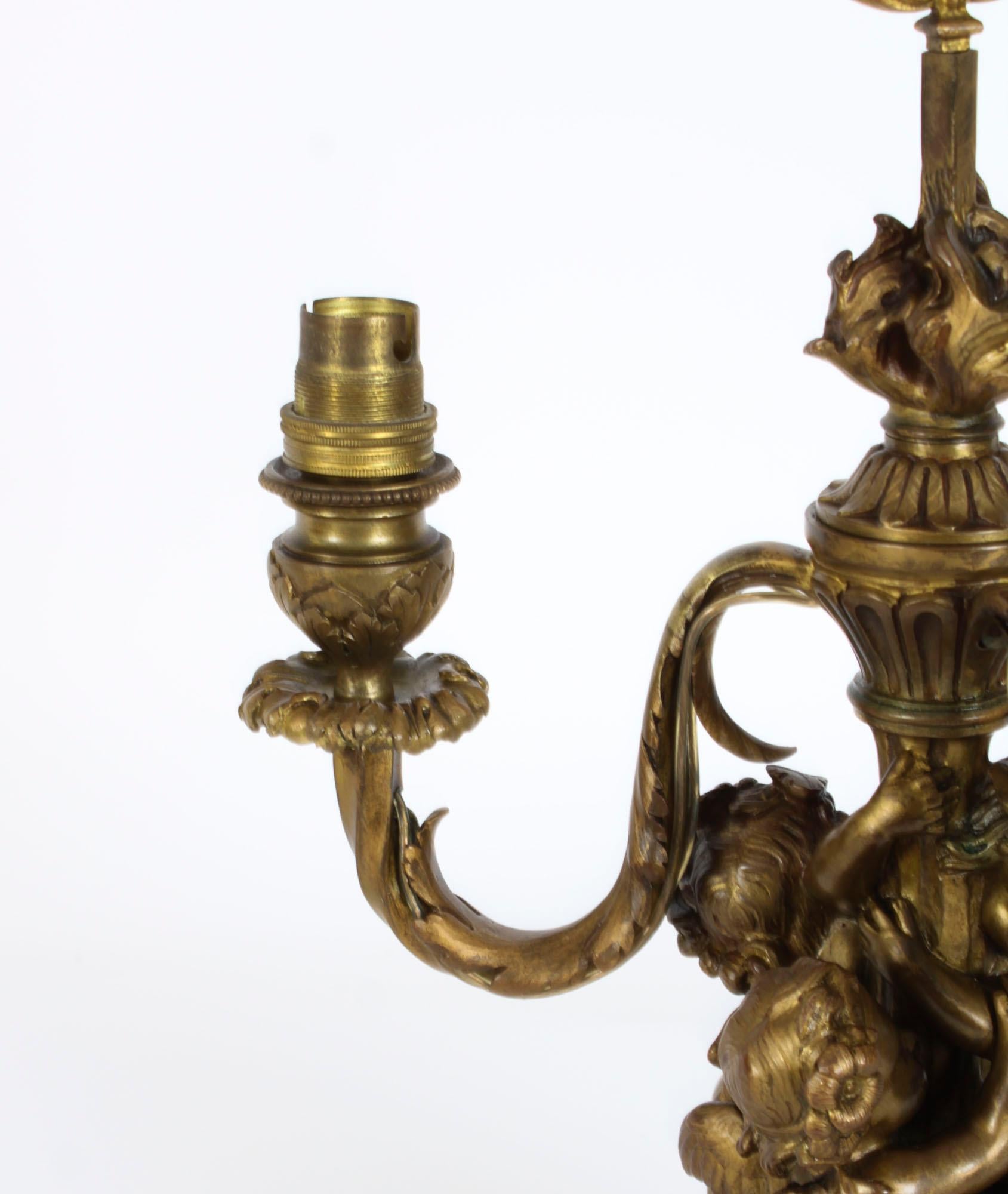 Antique Lampe de table à chérubin en bronze doré Louis Revival Circa 1870 en vente 9