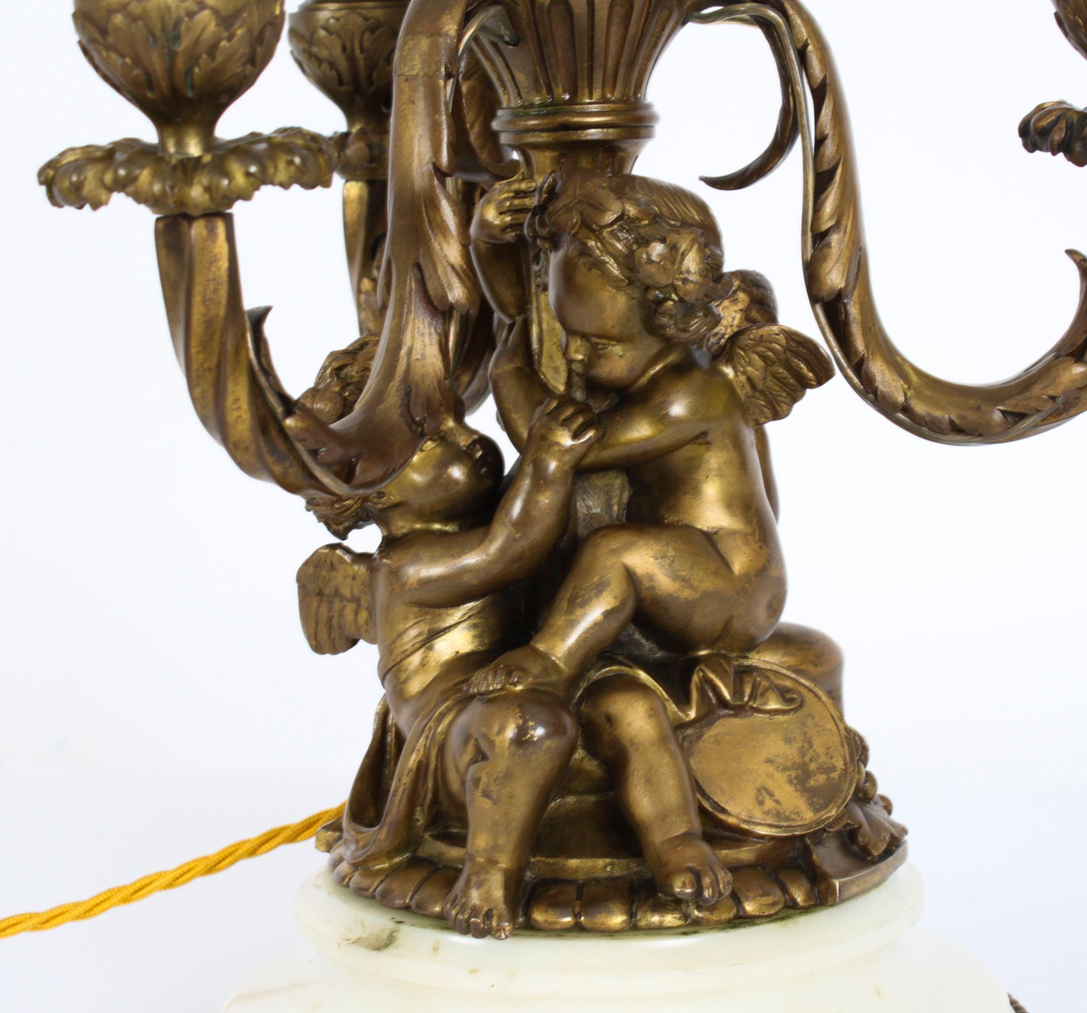 Antique Lampe de table à chérubin en bronze doré Louis Revival Circa 1870 en vente 10