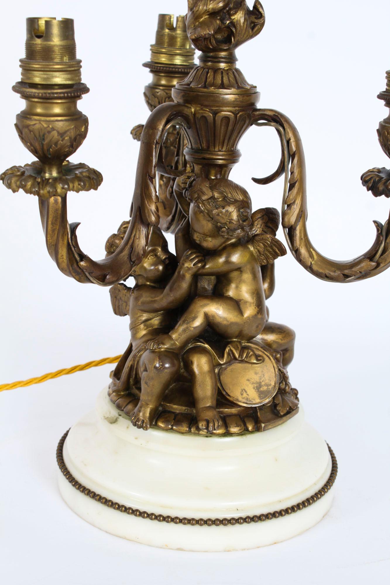 Antique Lampe de table à chérubin en bronze doré Louis Revival Circa 1870 en vente 3
