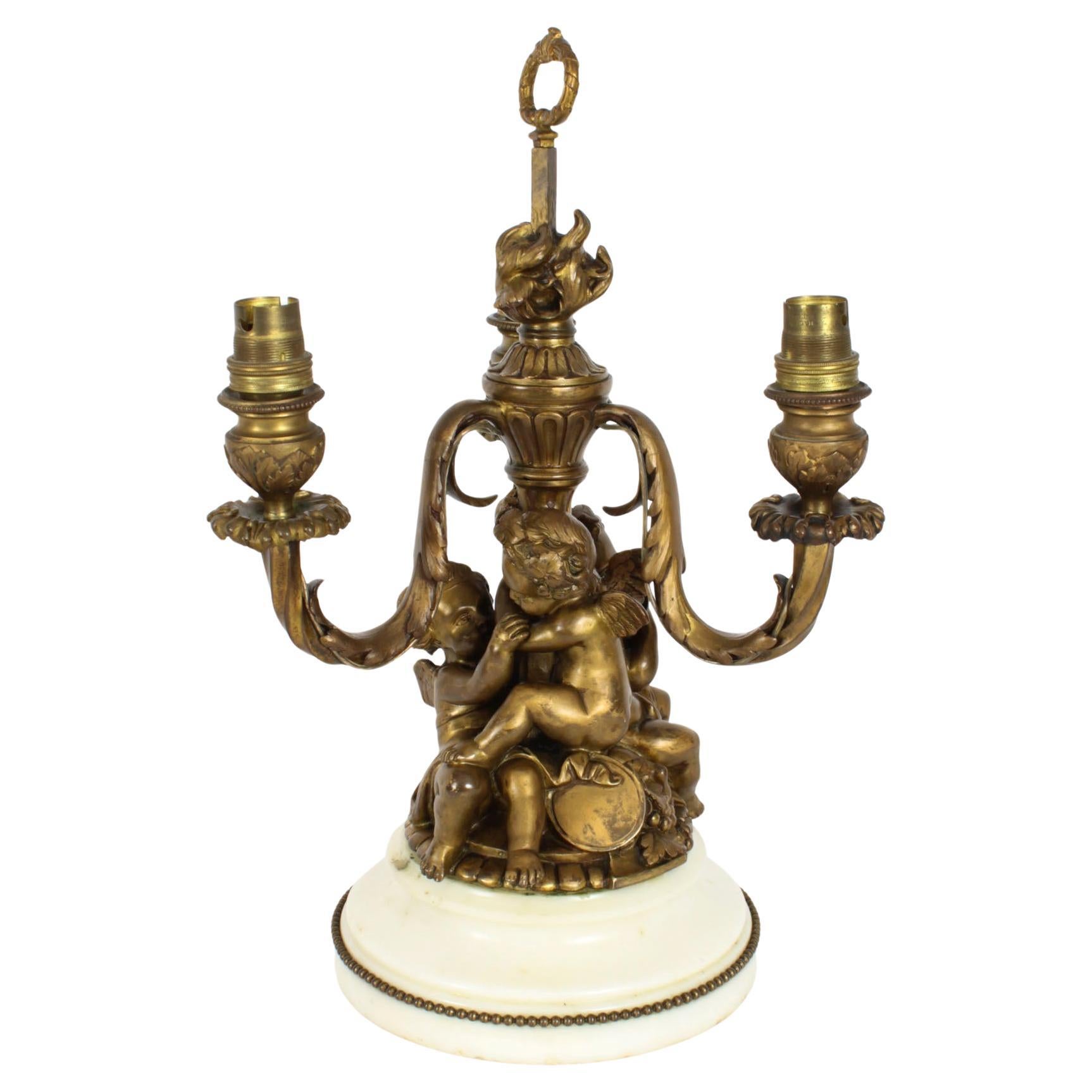 Antique Lampe de table à chérubin en bronze doré Louis Revival Circa 1870