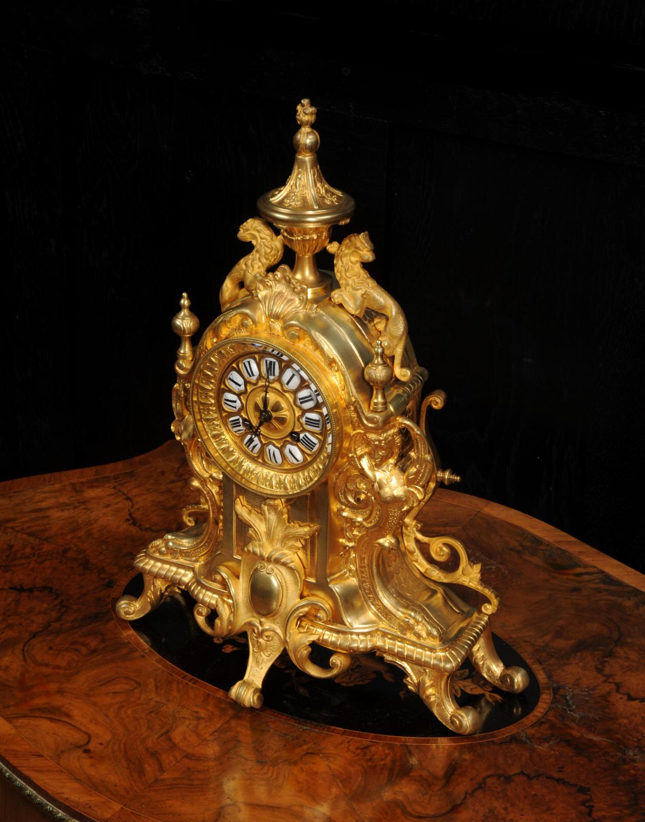 Horloge française ancienne en bronze doré - Lions Rampant - surhaussée et testée en vente 1