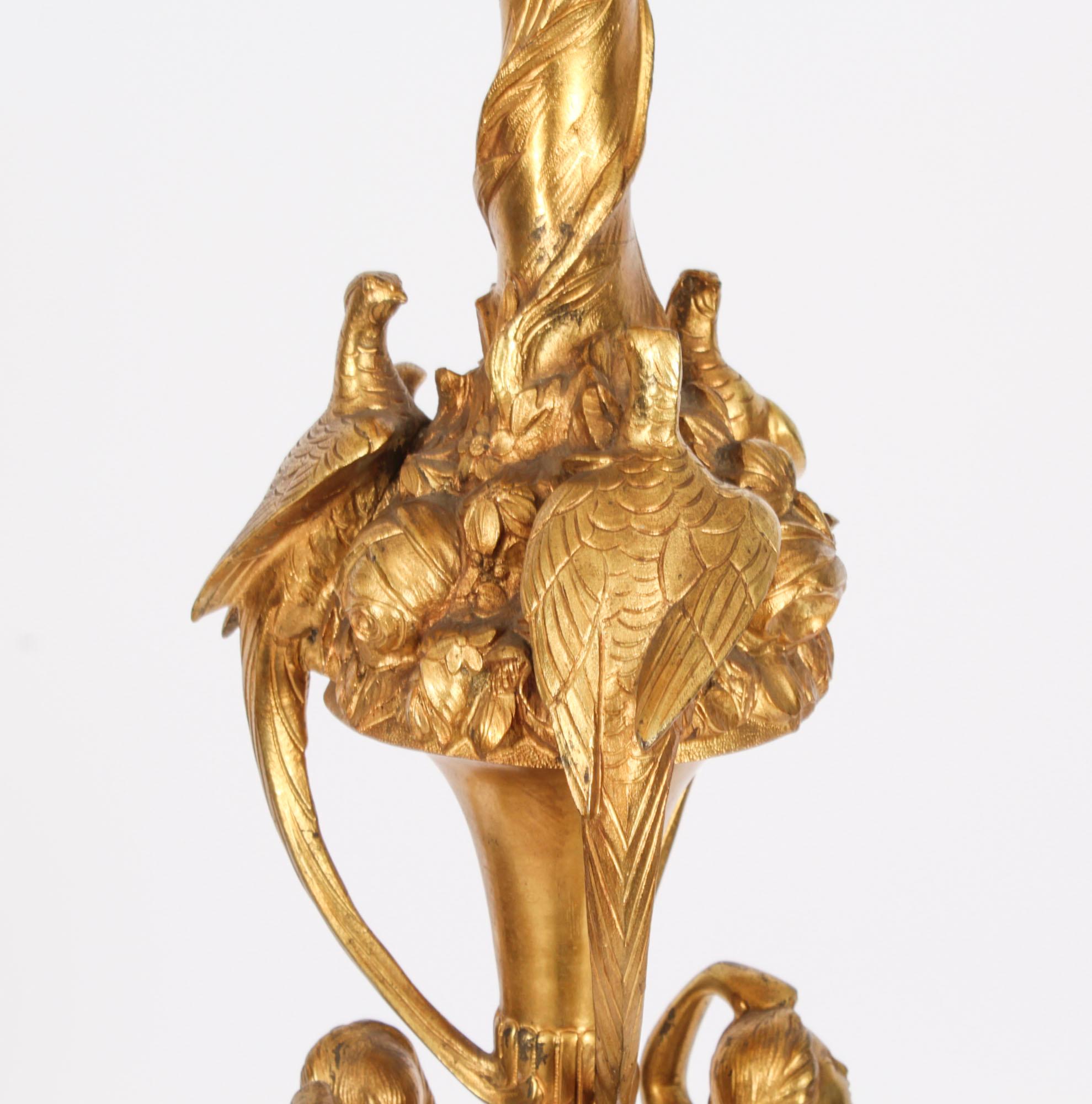 Bronze doré Ancienne lampe standard française en bronze doré 19ème siècle en vente