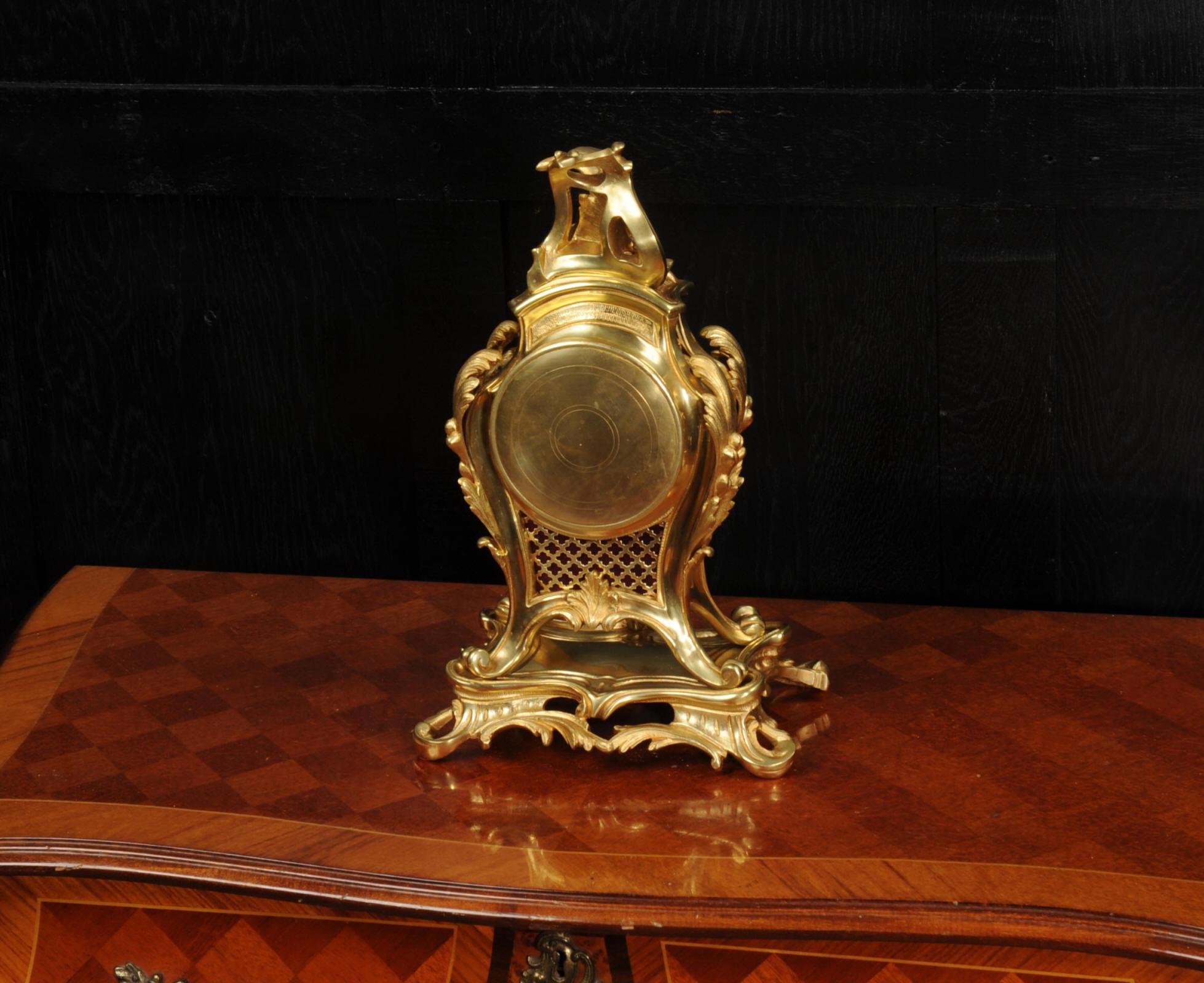 Horloge ancienne en bronze doré Louis XV Rococo en vente 11