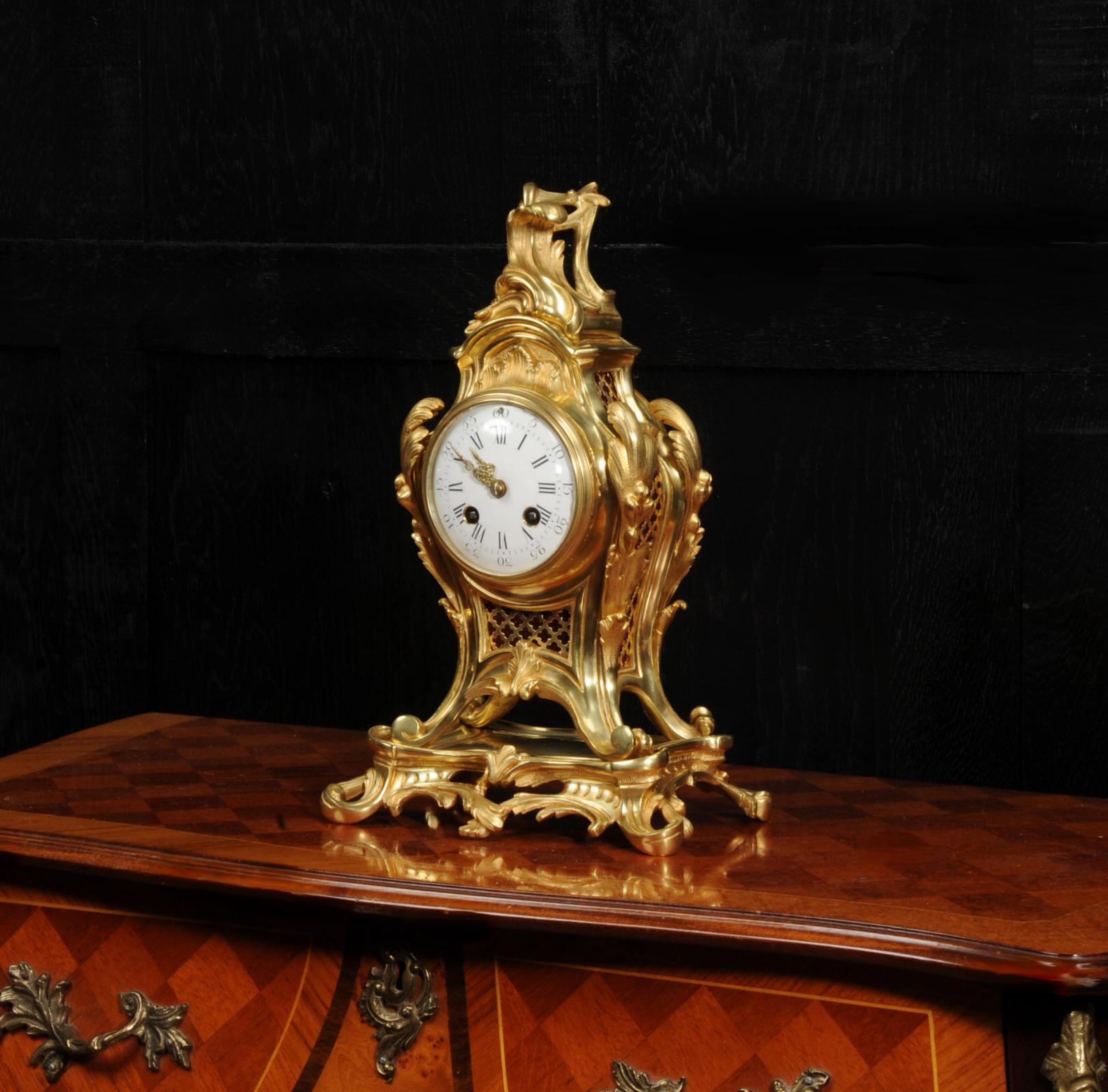 Horloge ancienne en bronze doré Louis XV Rococo Bon état - En vente à Belper, Derbyshire