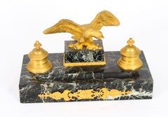 Encrier français d'antiquités à double écrier en bronze doré et marbre, 19ème siècle