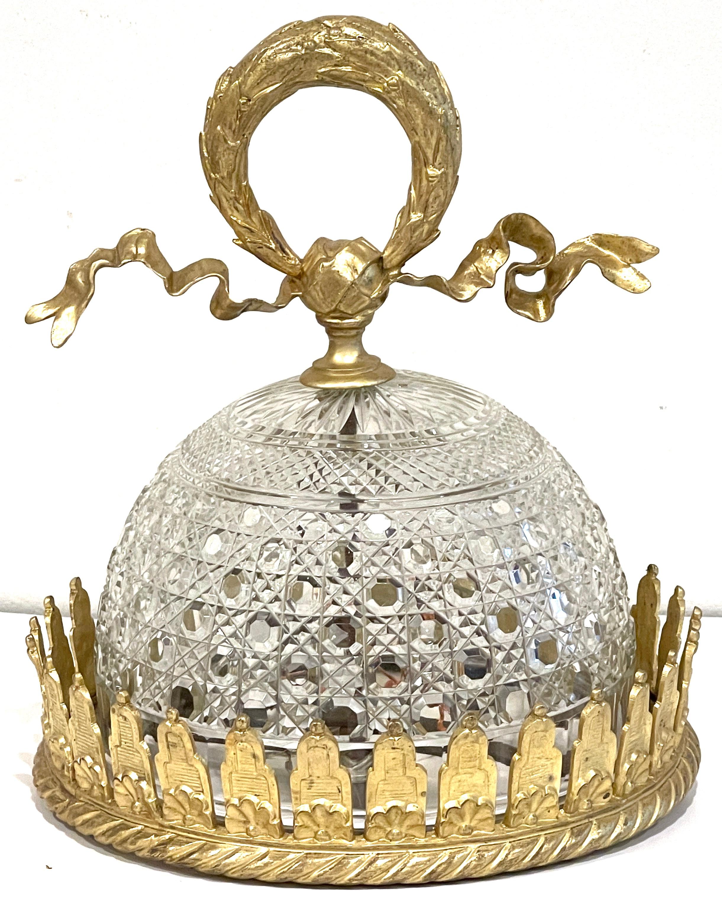Antiker französischer Goldbronze-Kronleuchter, Baccarat 'Atrib.', Kristall, Einbaubeleuchtung  im Angebot 6