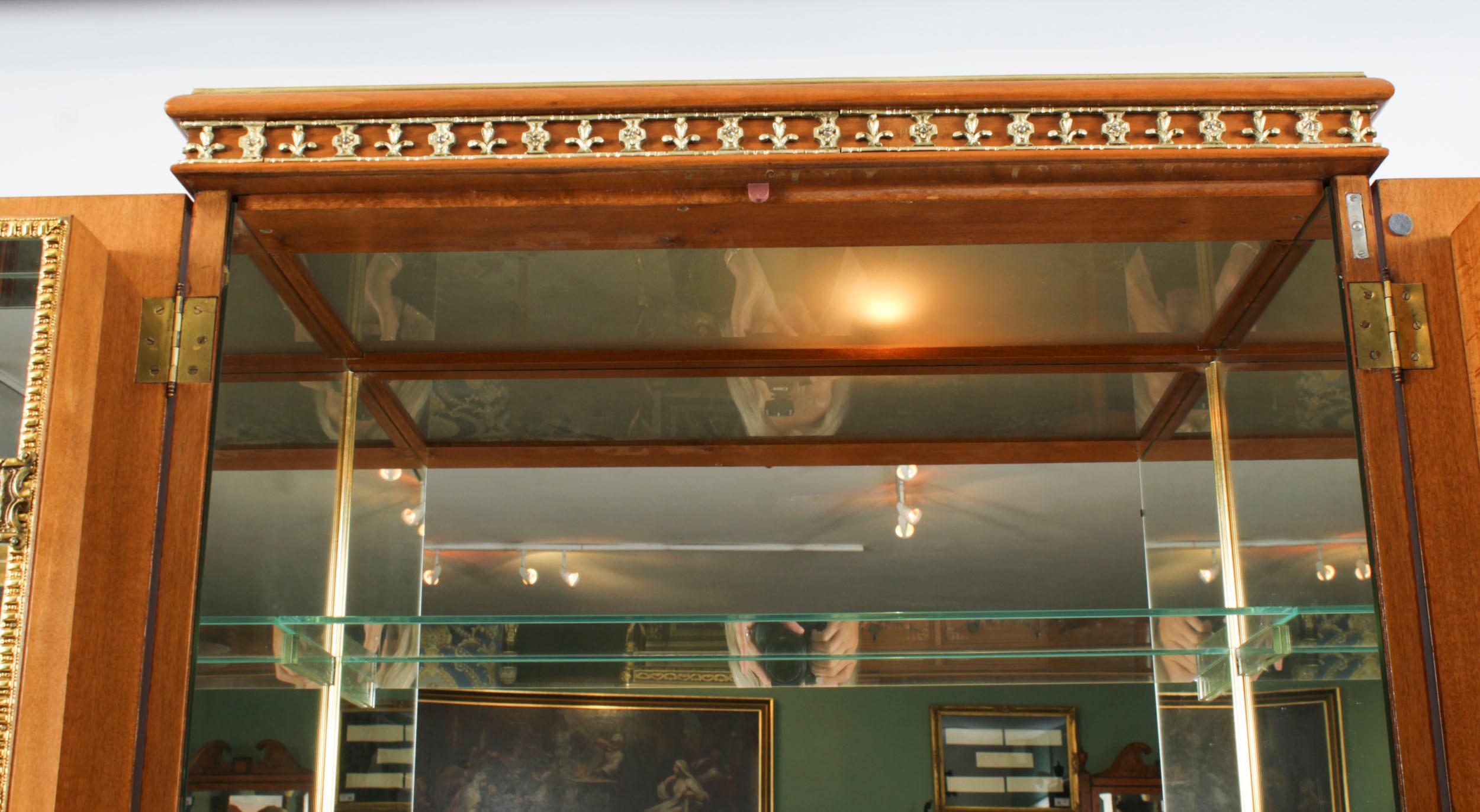 Ancienne armoire à cocktail en ronce de noyer montée sur bronze Début du 20ème siècle en vente 8