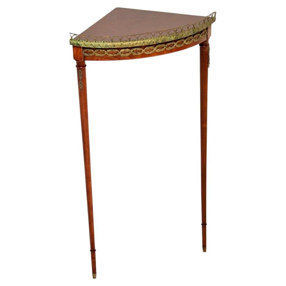 Antique French Table d
angle montée en bronze doré en vente