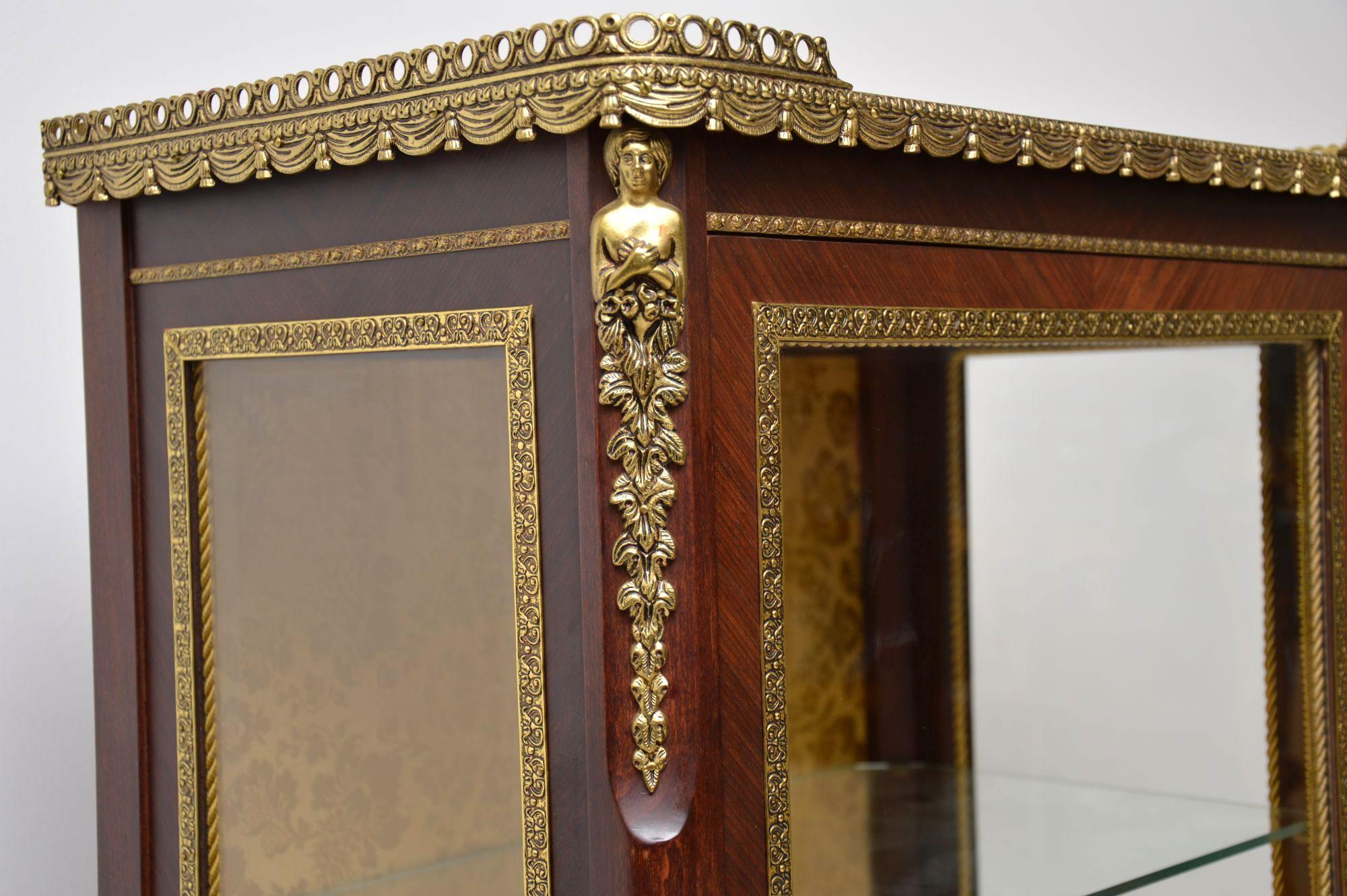 Antique French Ormolu-Mounted Display Cabinet In Good Condition In London, GB