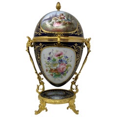 Boîte à bijoux française ancienne en porcelaine de Sèvres montée en bronze doré, vers 1890